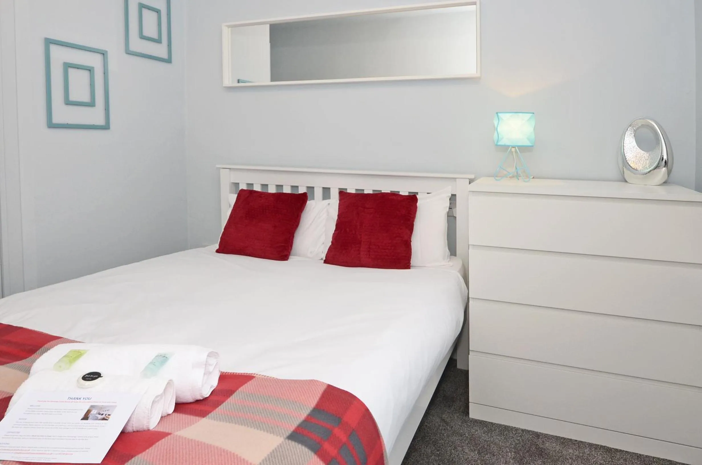 Bedroom, Bed in Townhouse PLUS @ 301 West Street Crewe