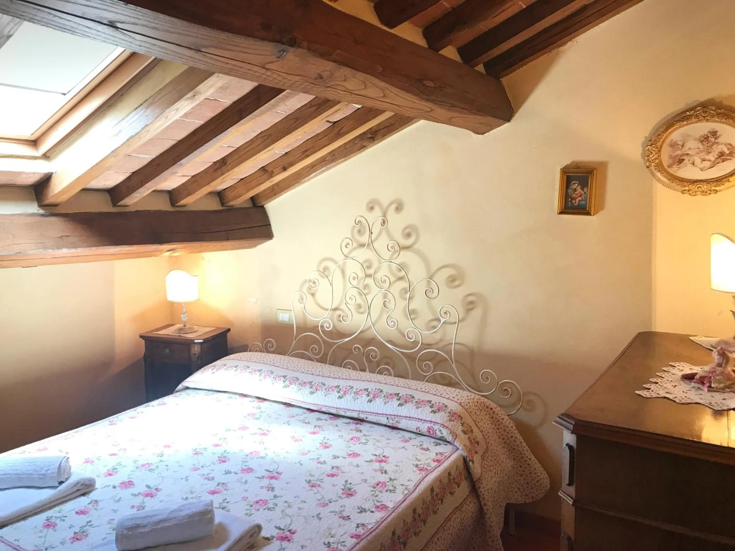 Decorative detail, Bed in Casa Ambra
