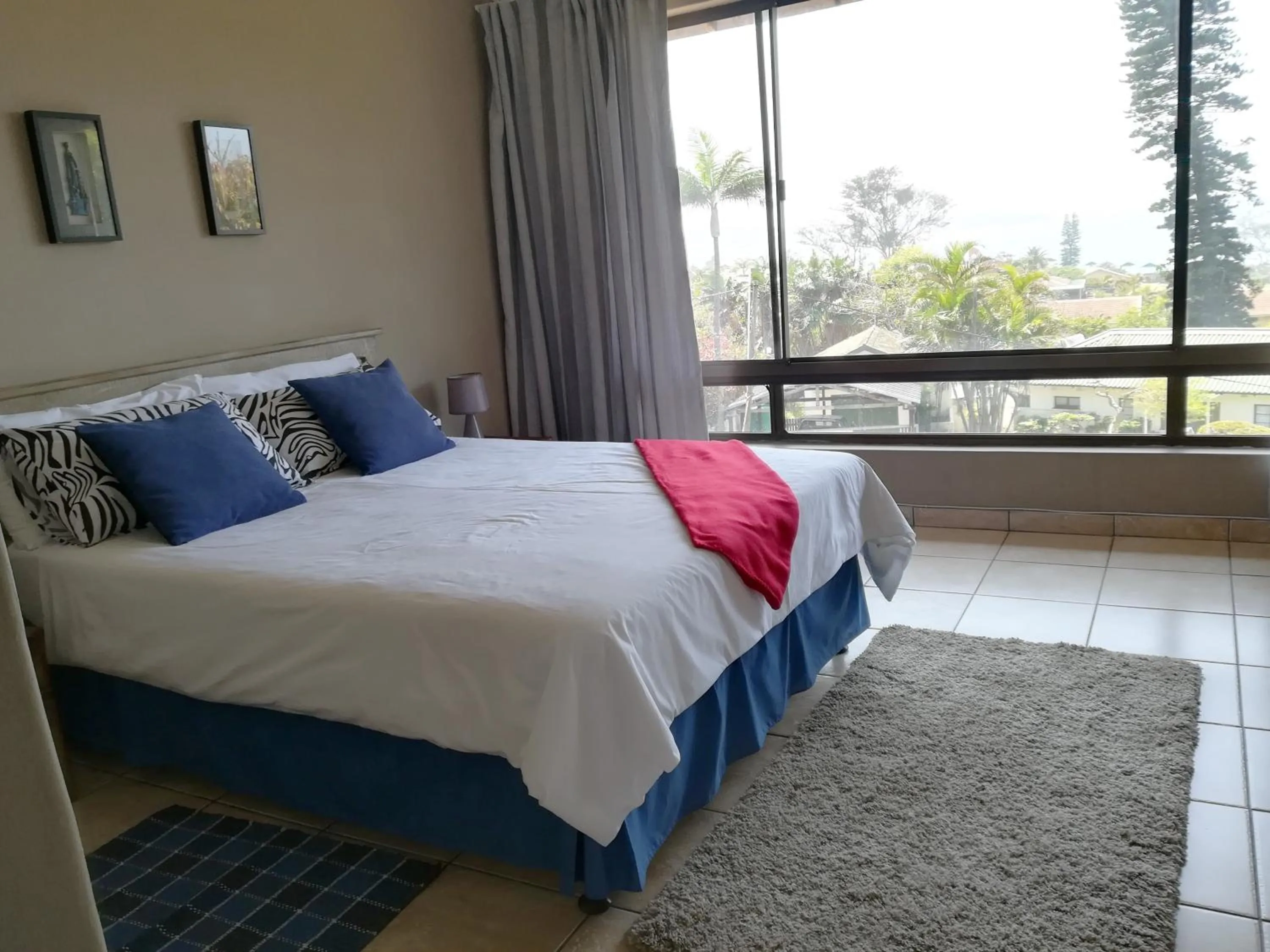 Photo of the whole room, Bed in Rockview Guest House