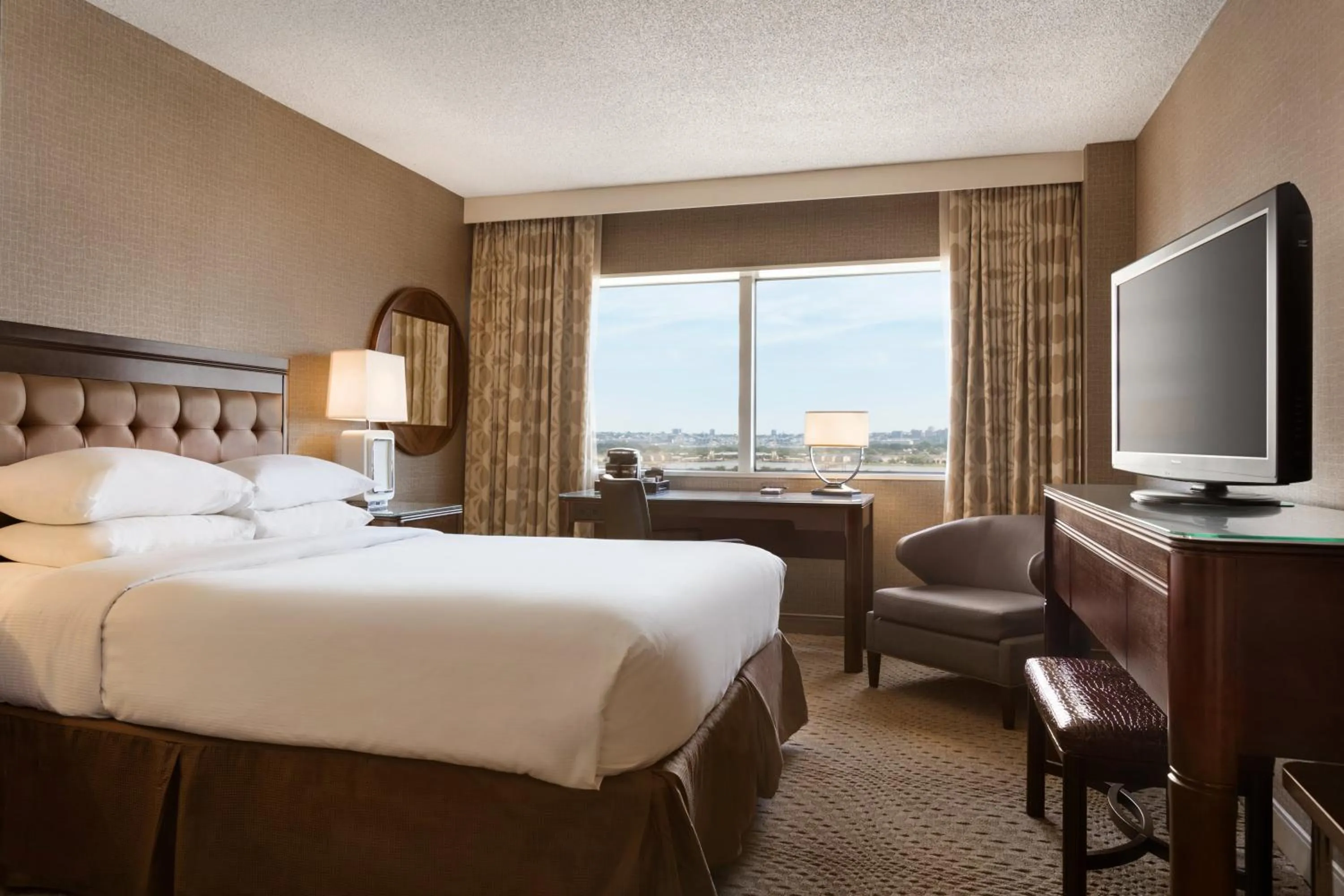 King Room with Roll-In Shower - Mobility and Hearing Access in The Park Hotel at Meadowlands