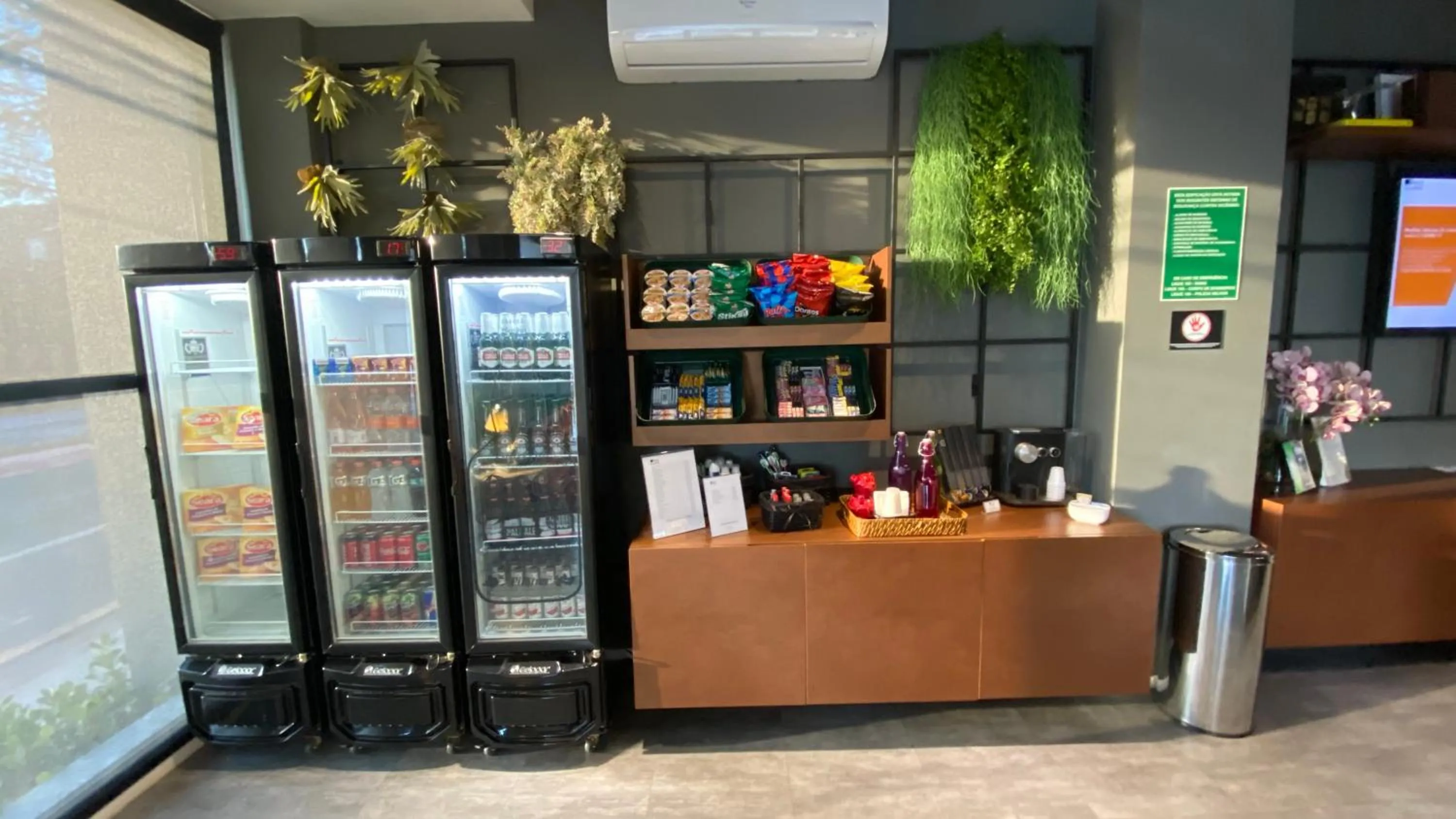 On-site shops in Best Guest Hotel Expo Anhembi