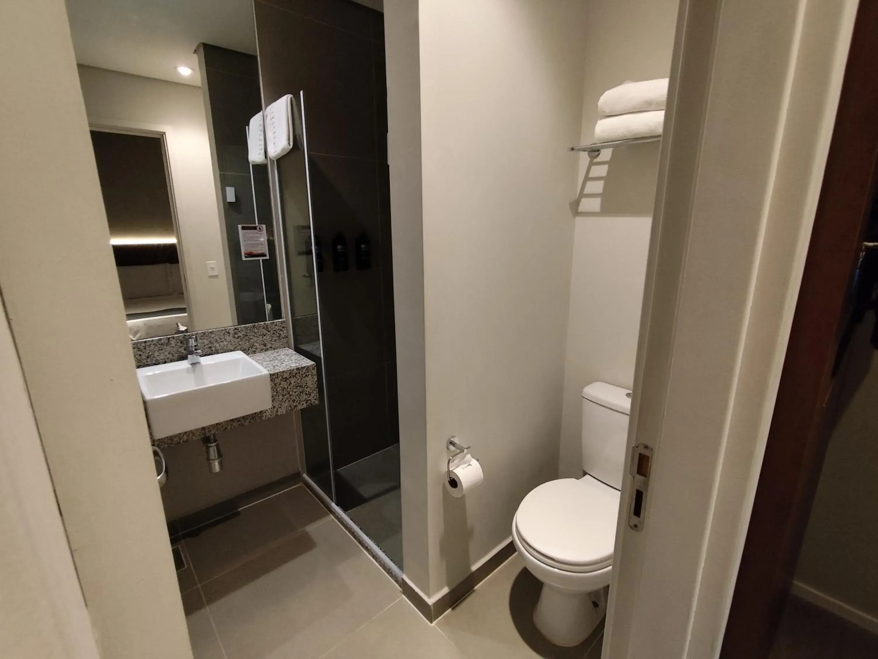 Single Room in Best Guest Hotel Expo Anhembi Single Room in Best Guest Hotel Expo Anhembi