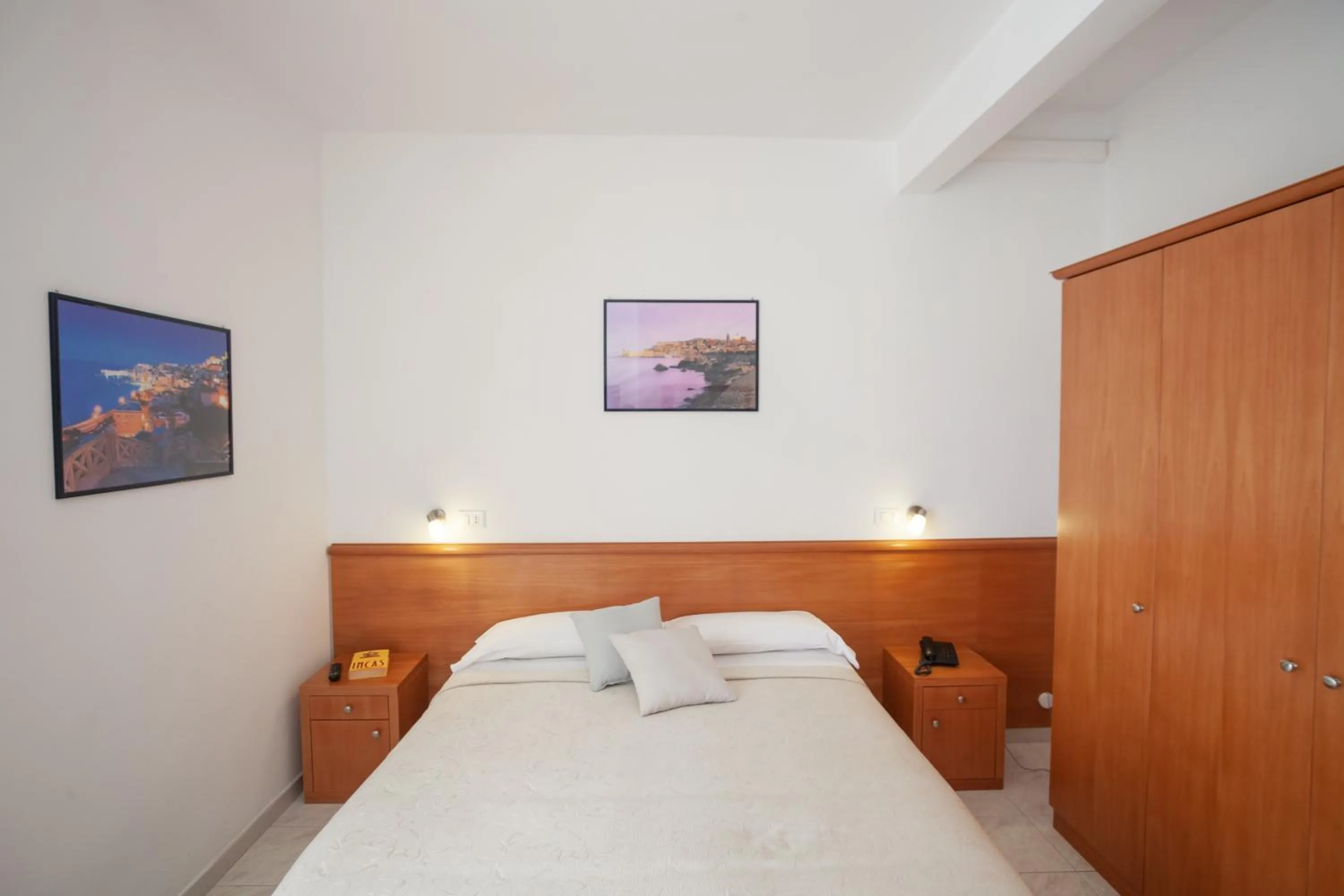 Photo of the whole room in Hotel Viola