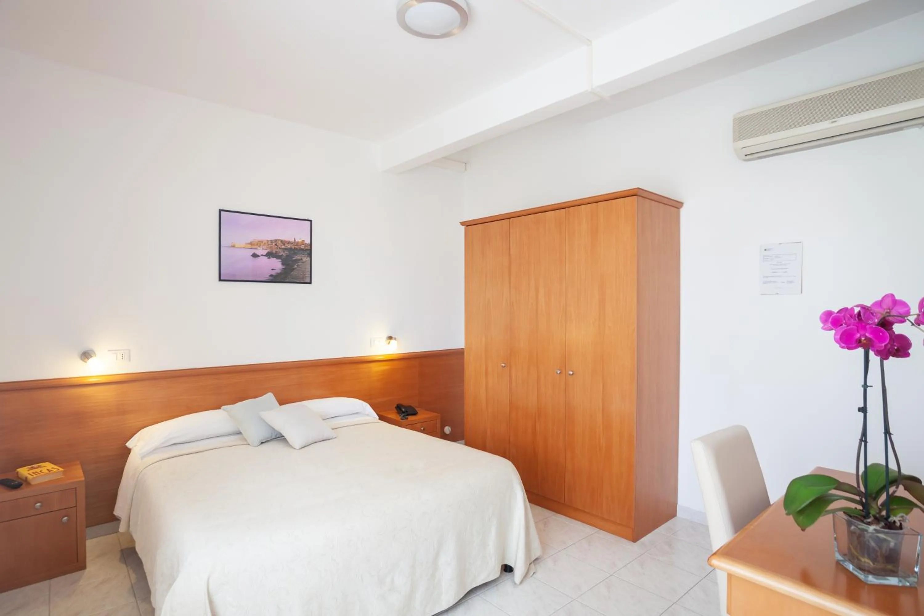 Bedroom in Hotel Viola