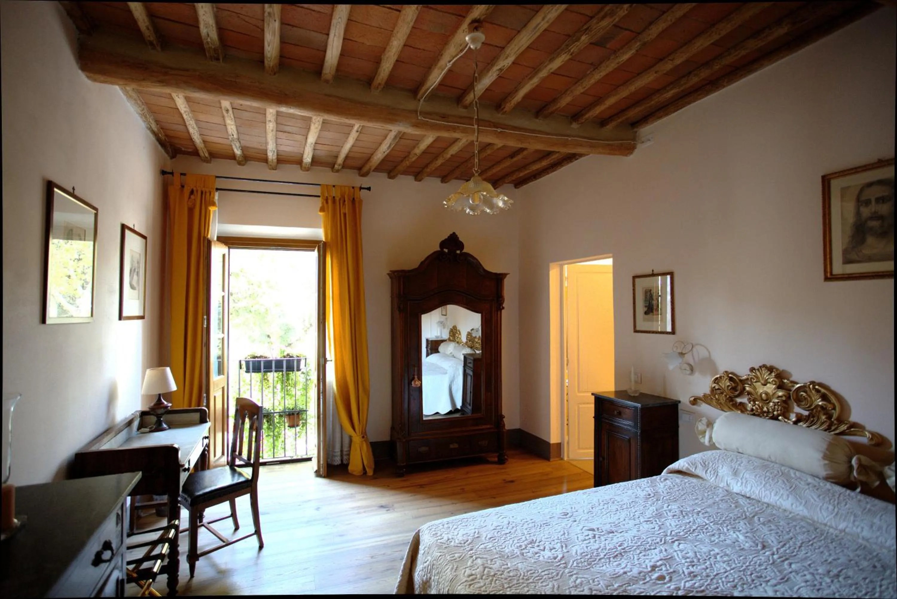 Photo of the whole room, Bed in I Tre Poderi 1872