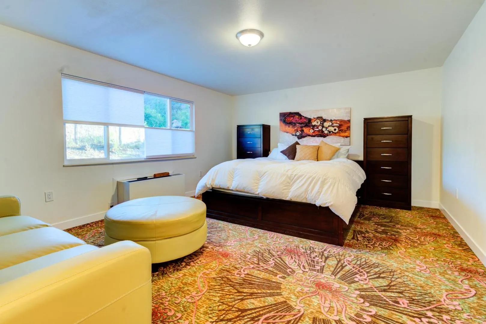 Bed in INNhale Resort and Spa