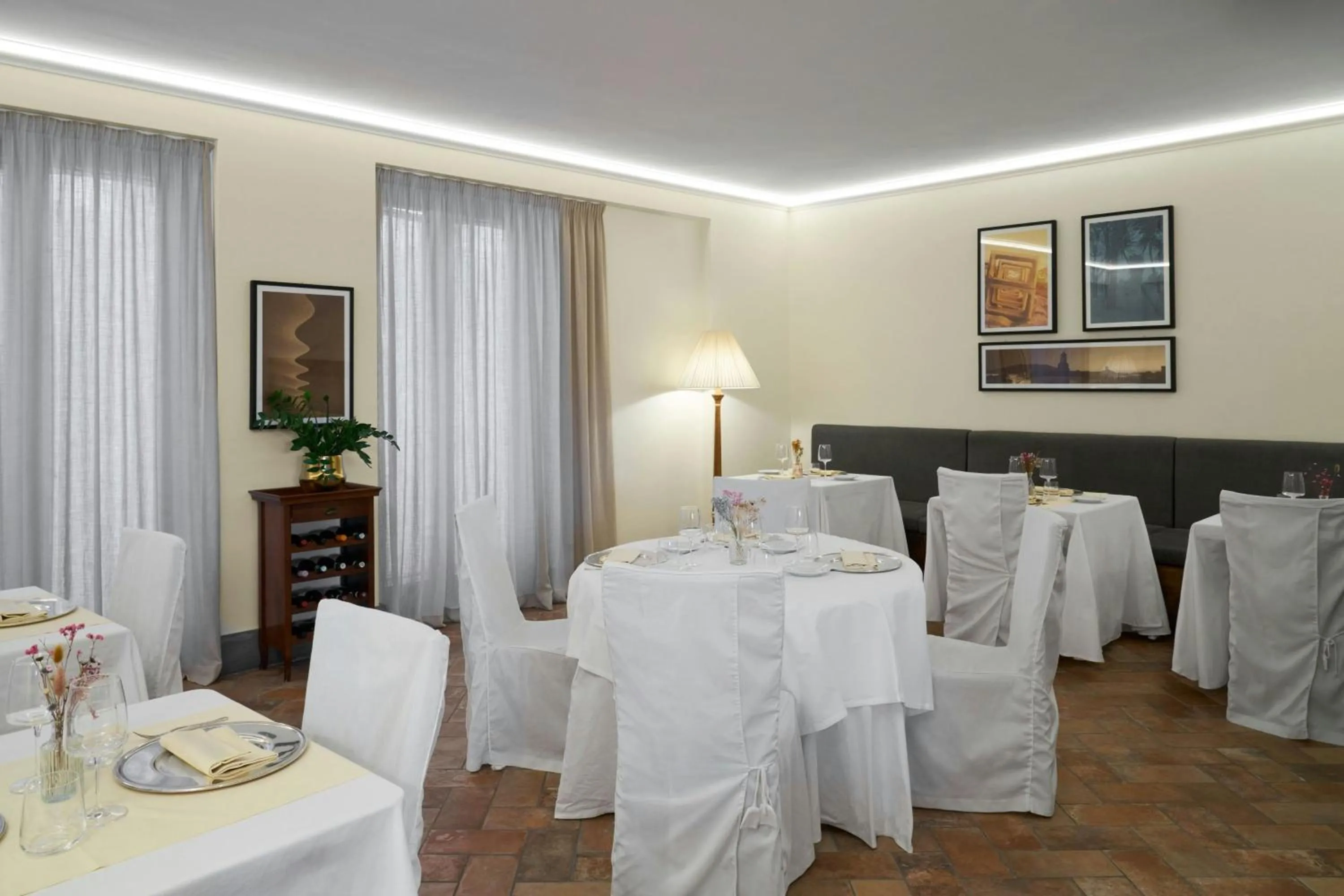 Restaurant/places to eat in Four Points Flex by Sheraton Naples Marigliano