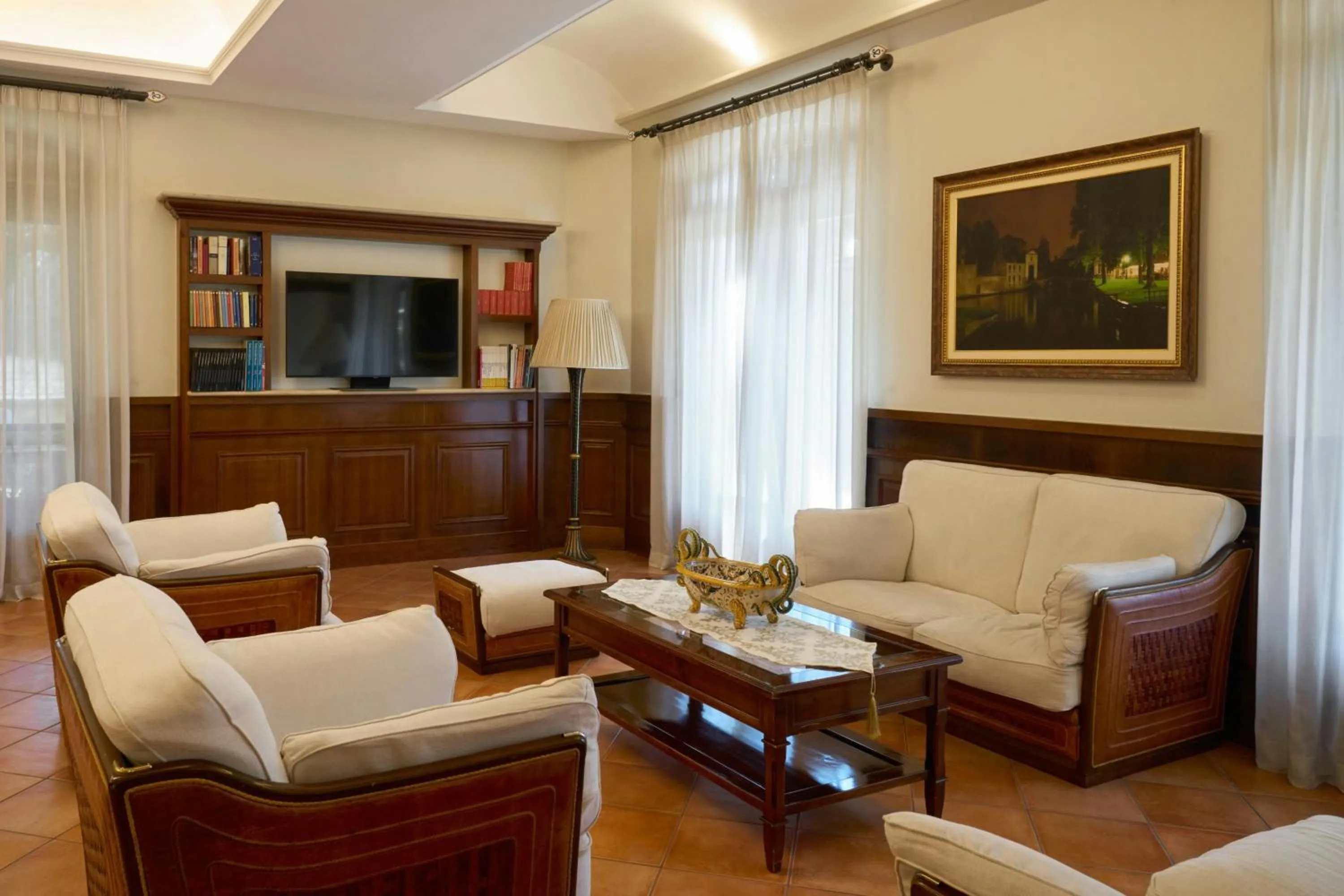 Lobby or reception in Four Points Flex by Sheraton Naples Marigliano