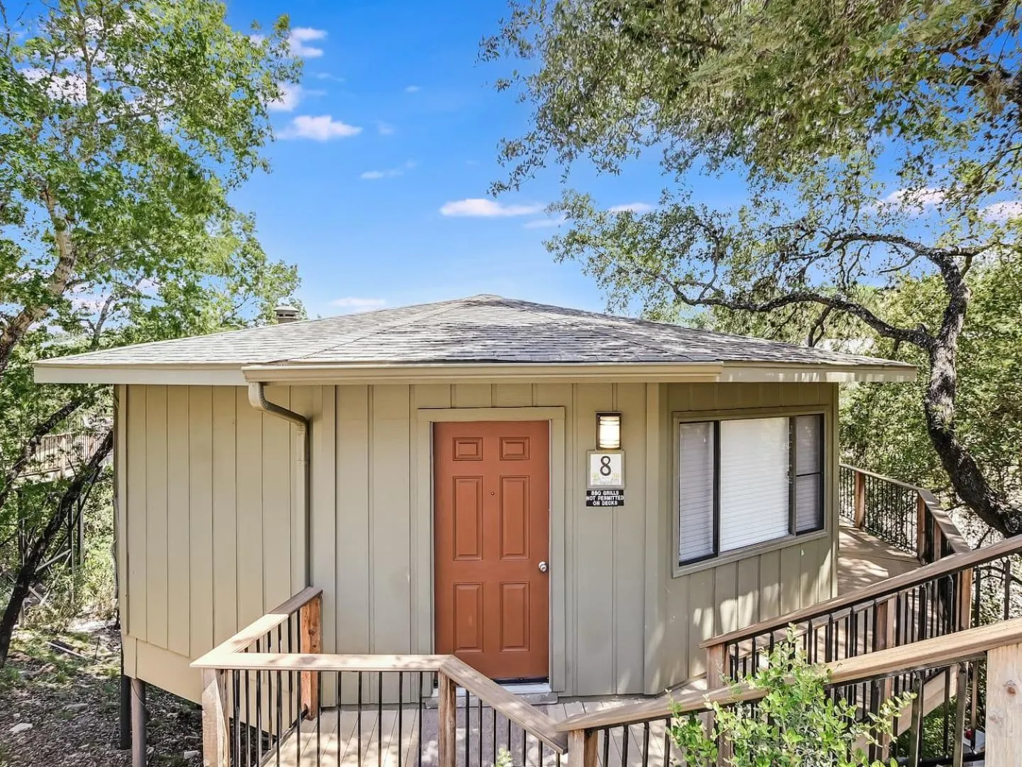 Lakefront Bungalow with Community PoolHot Tub #8