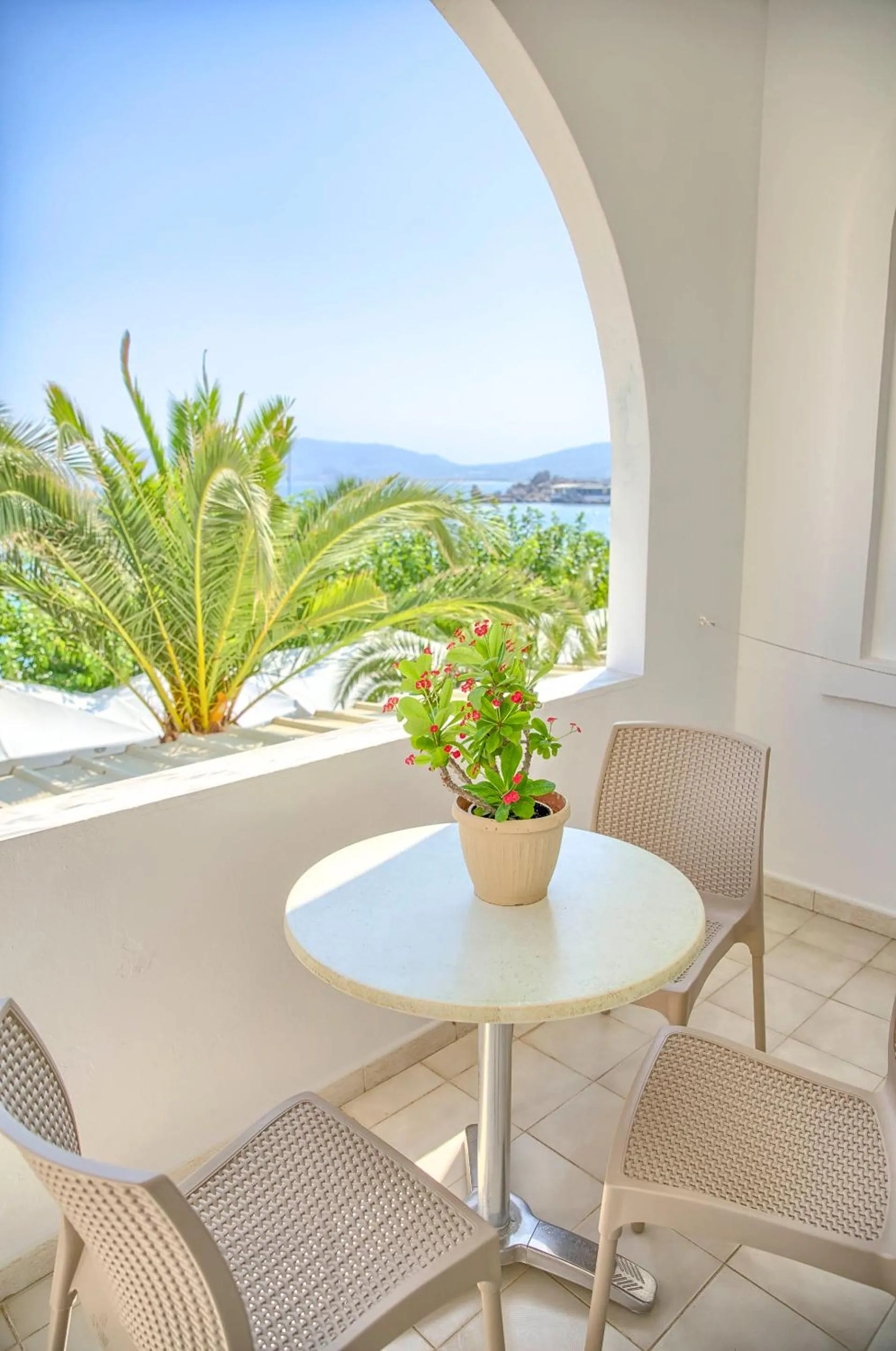 Haraki Bay Hotel and Luxury Apartments