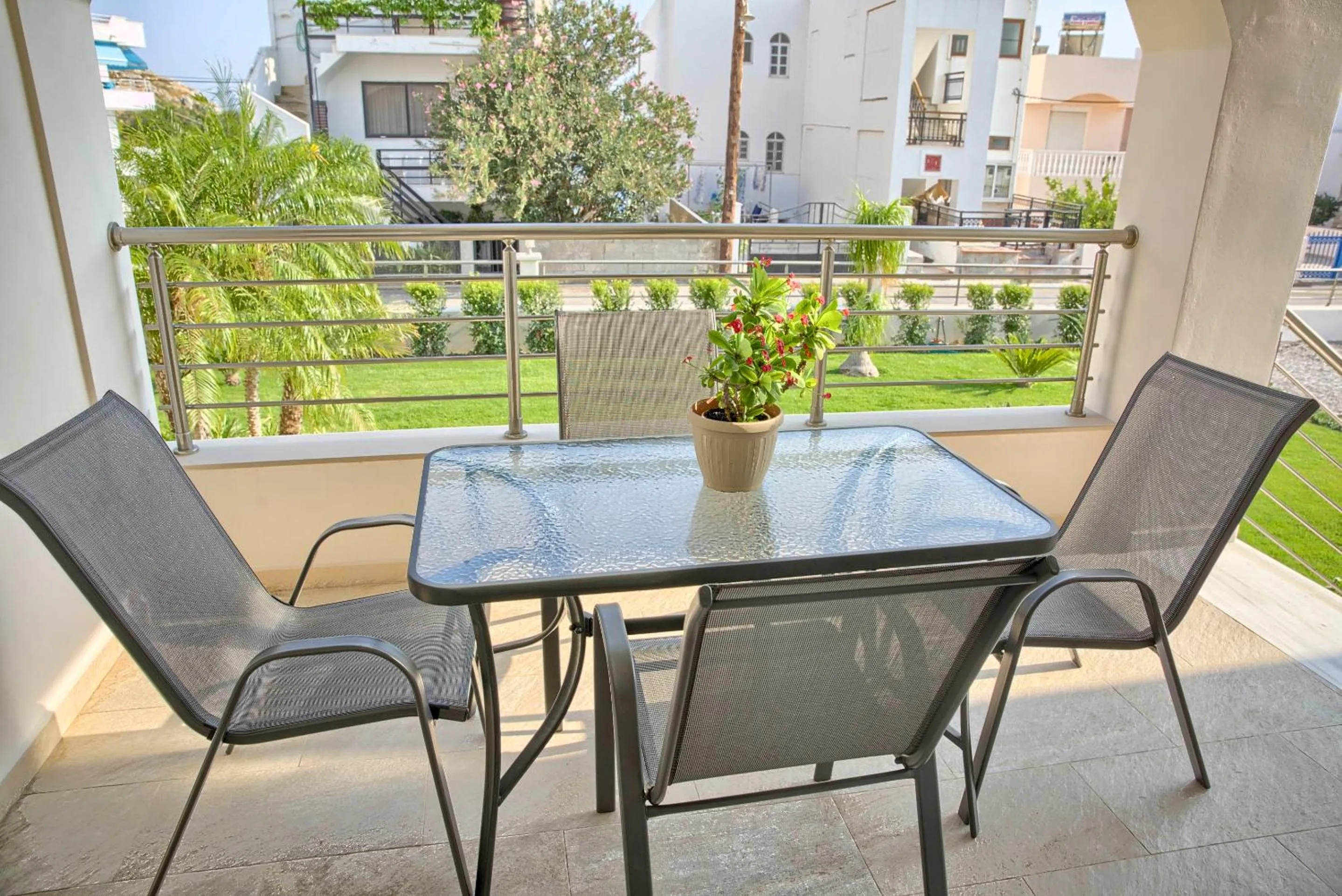 Haraki Bay Hotel and Luxury Apartments