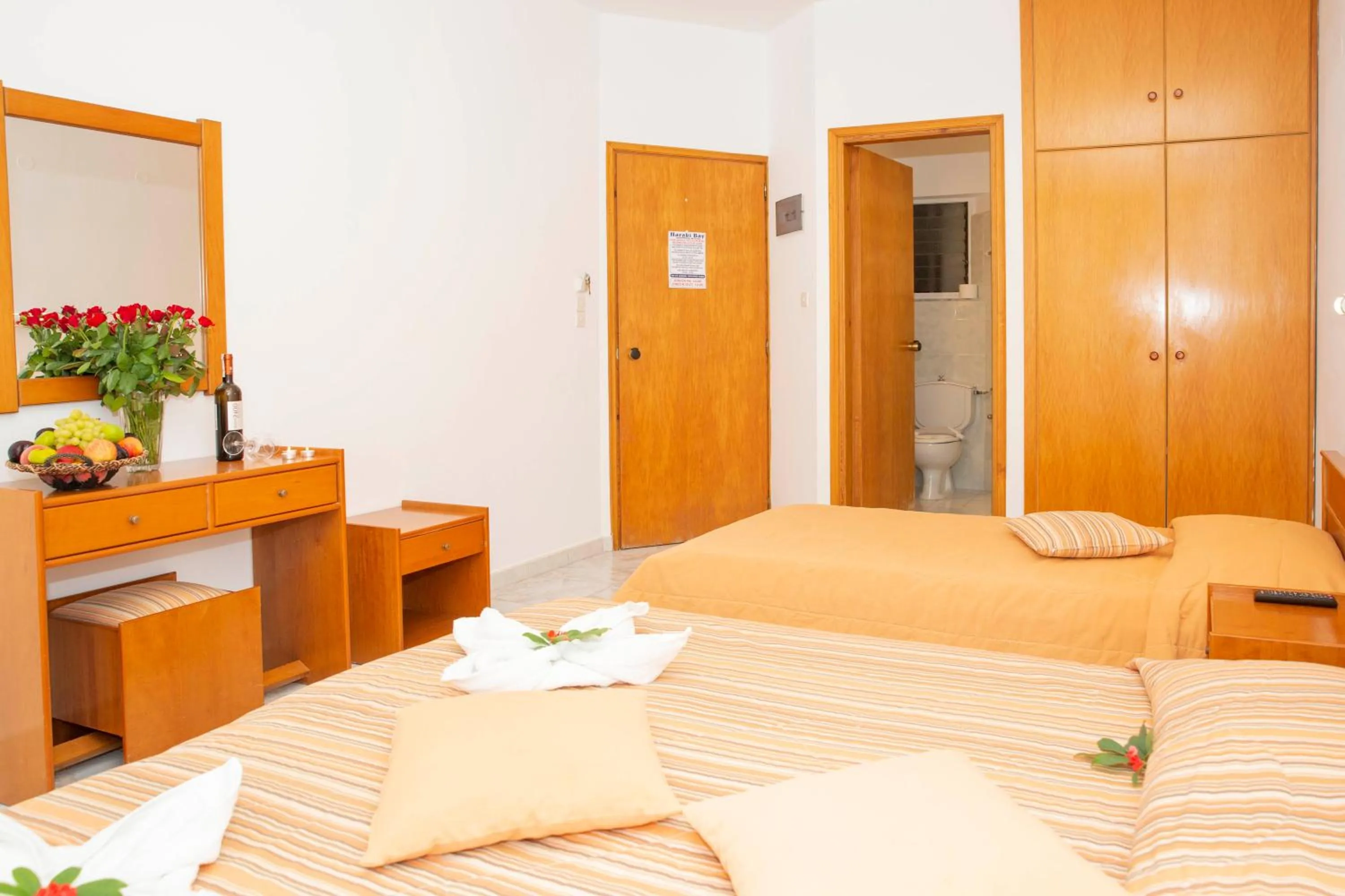 Bed in Haraki Bay Hotel and Luxury Apartments