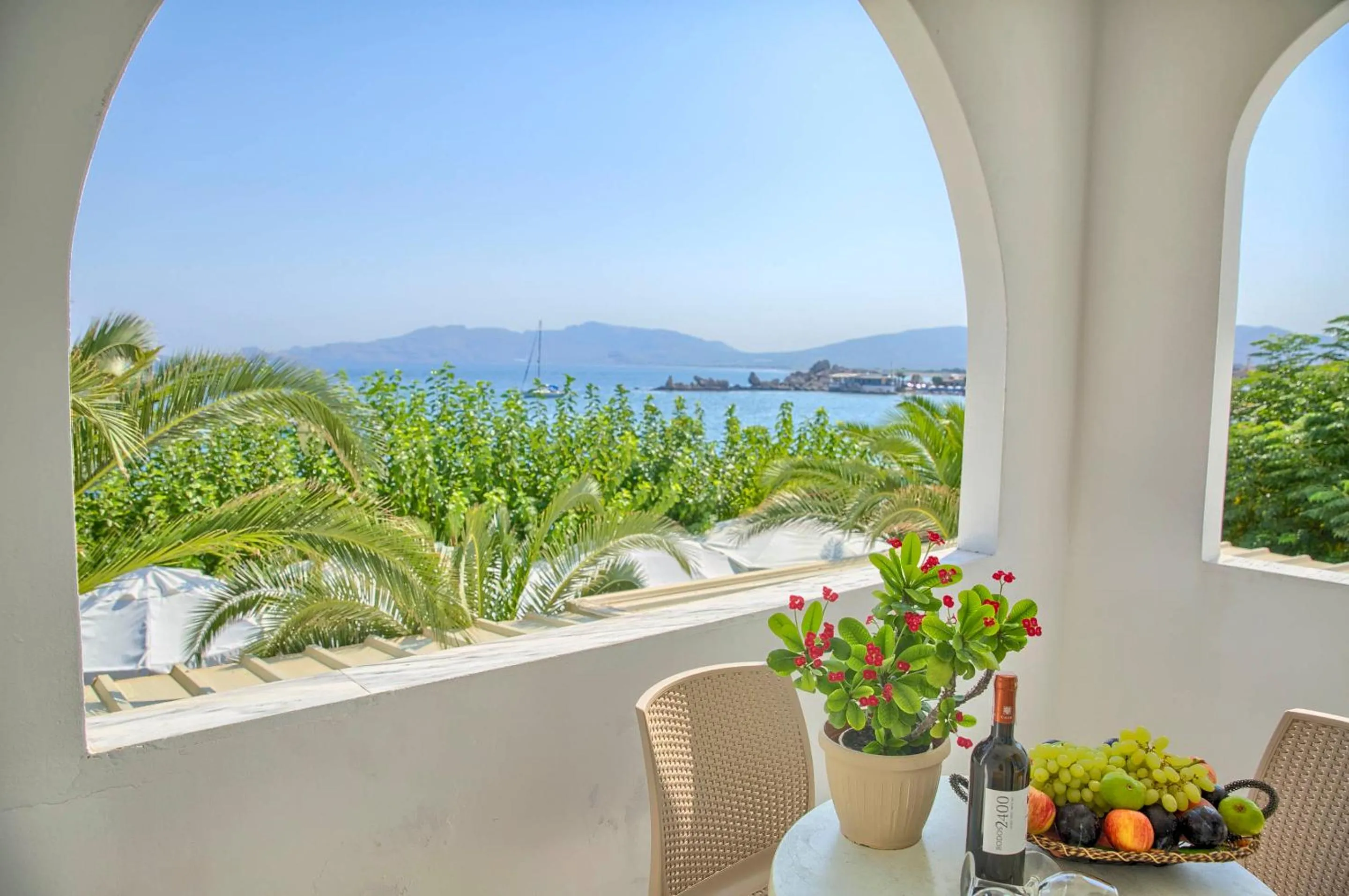 Haraki Bay Hotel and Luxury Apartments