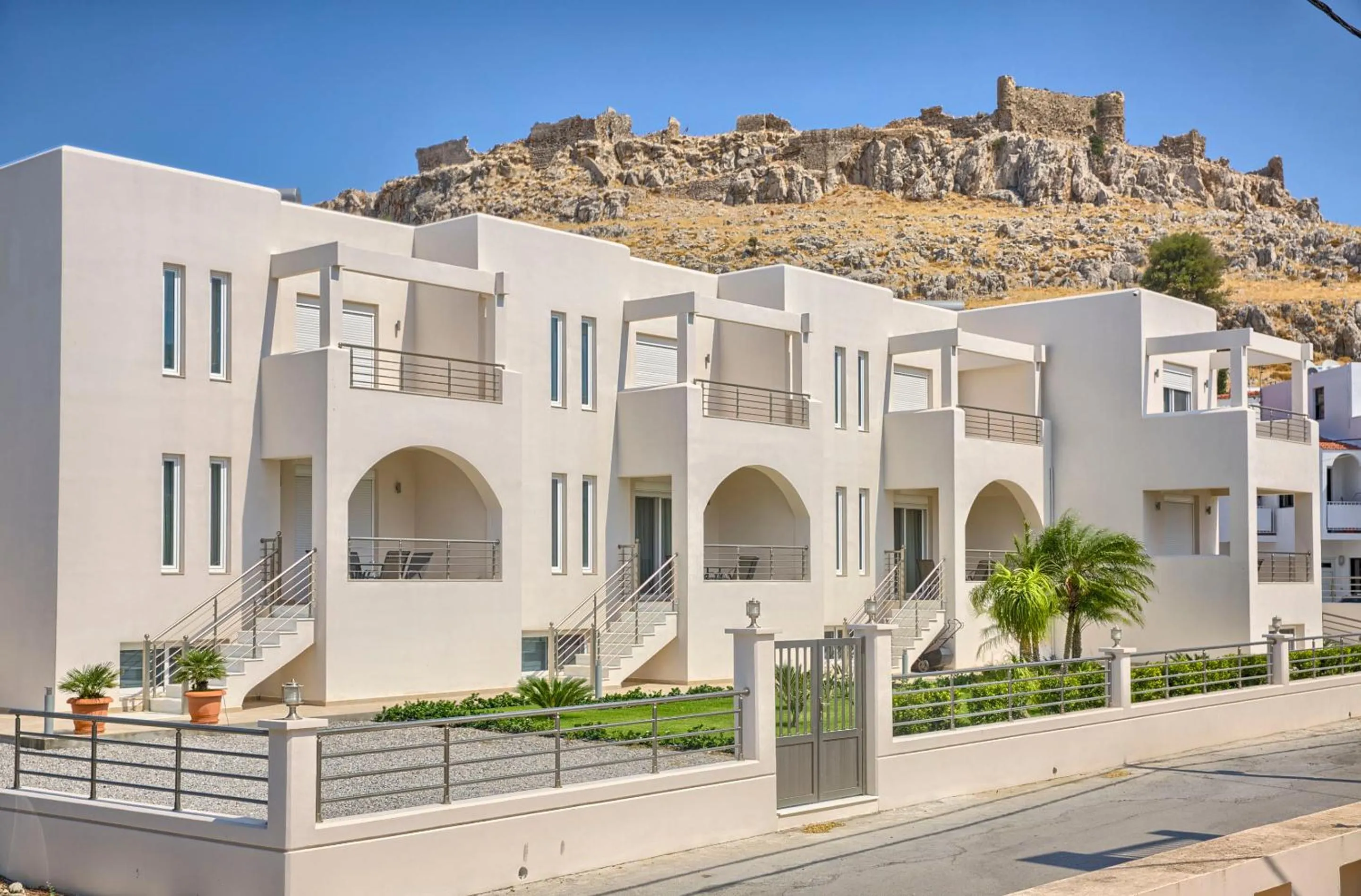 Haraki Bay Hotel and Luxury Apartments