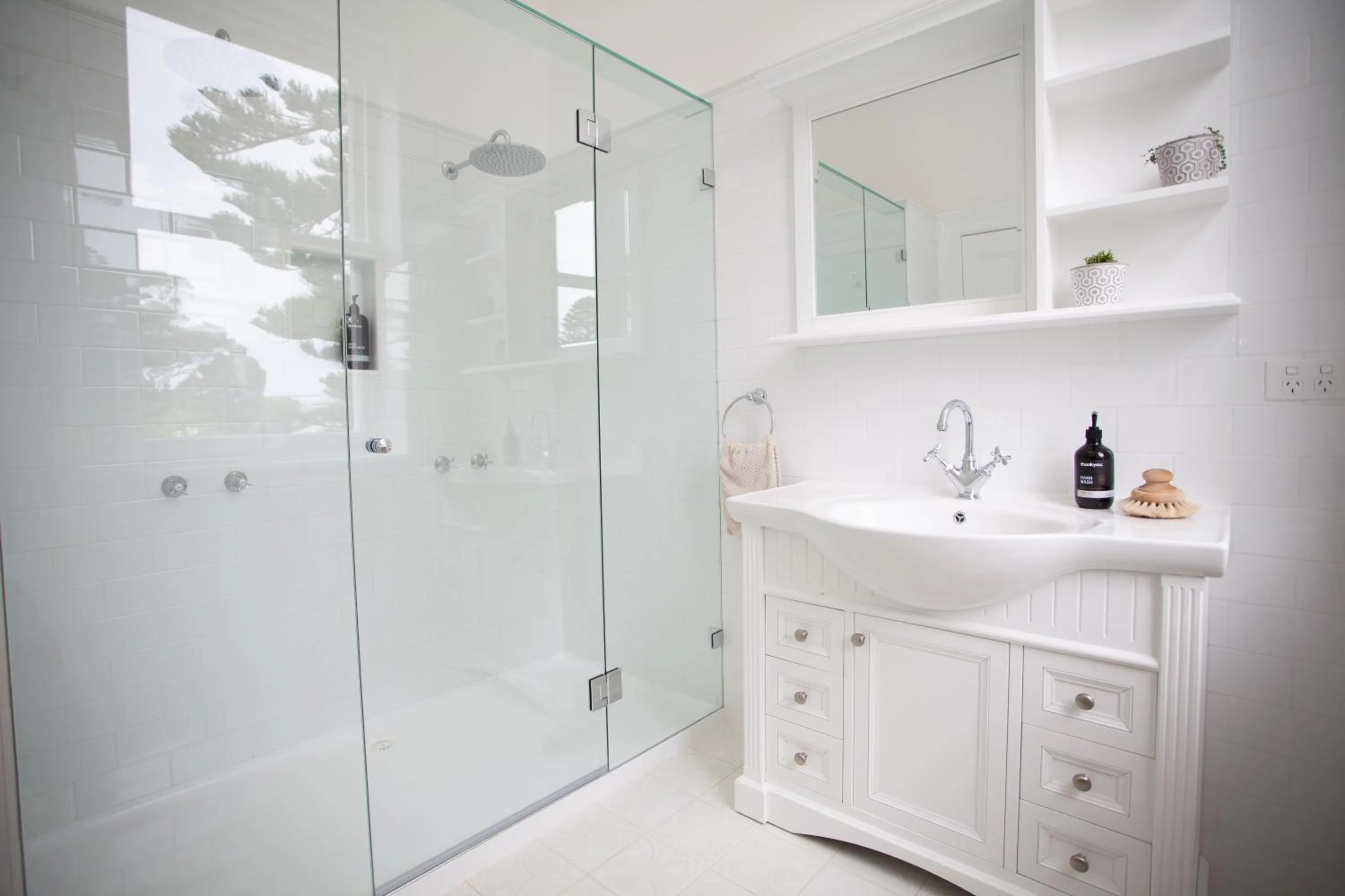 Shower in Old Market Inn