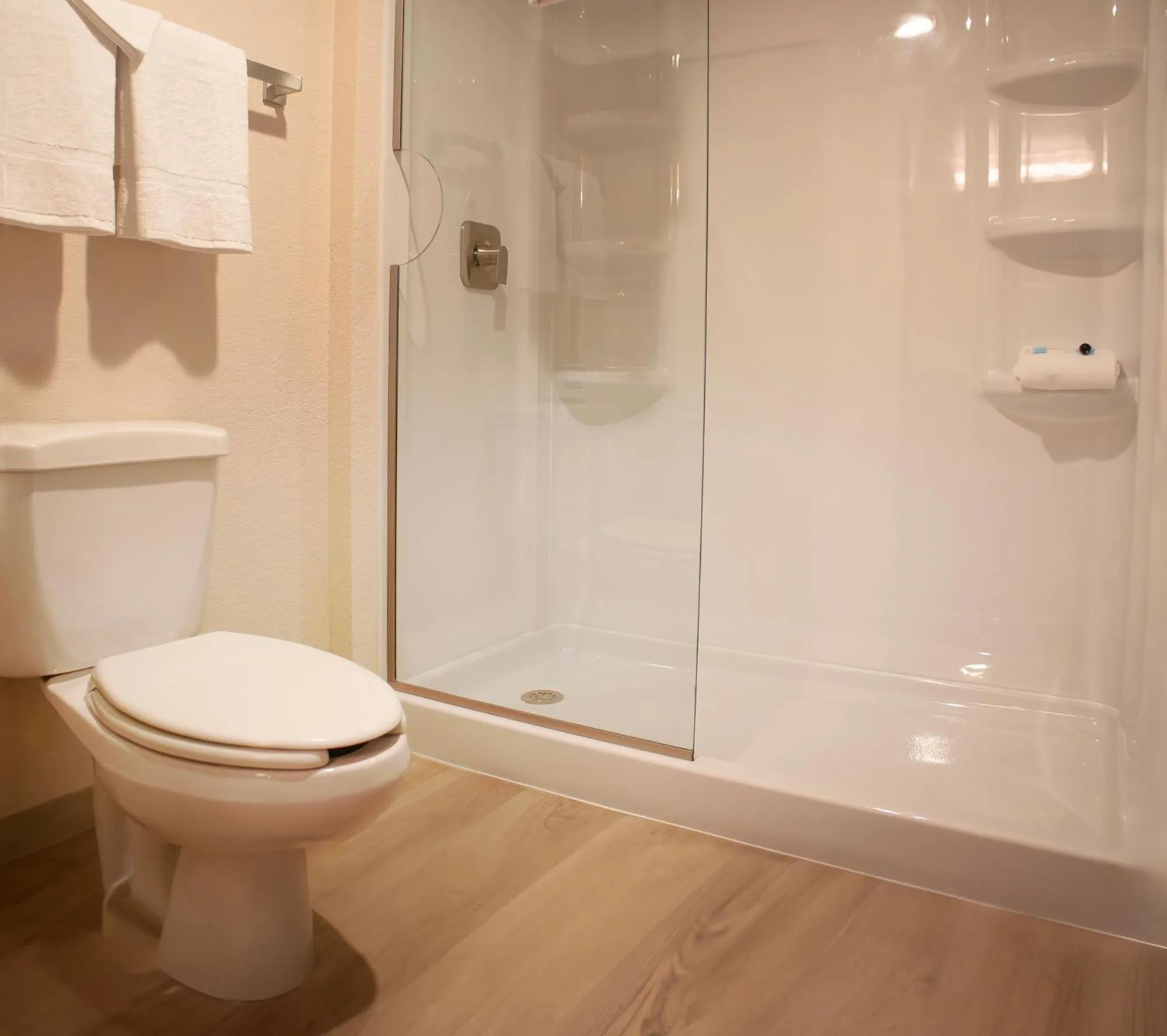 Shower in Arizona Charlie's Decatur