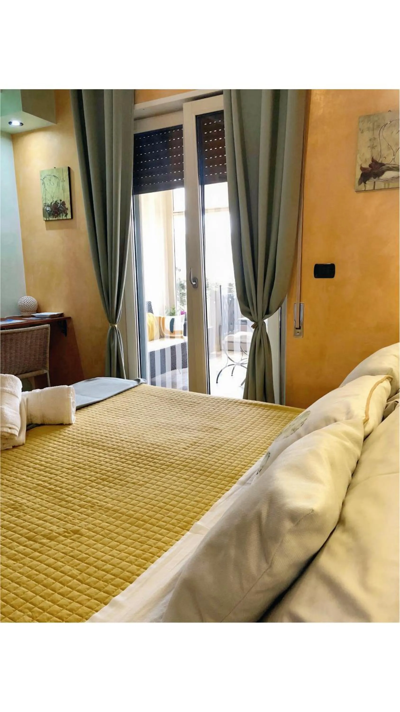 Balcony/Terrace, Bed in Rizzi Marianna B&B
