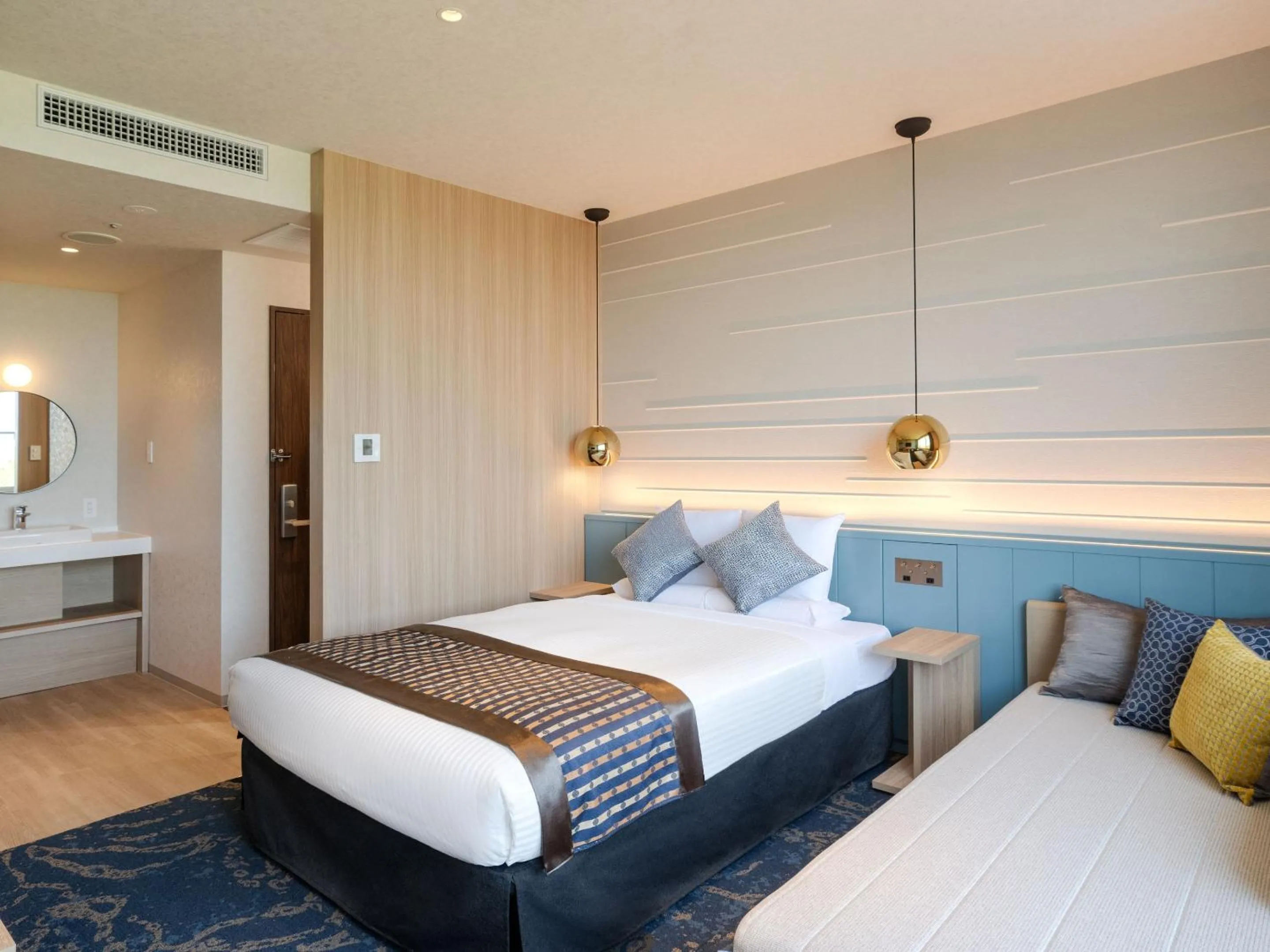 Photo of the whole room, Bed in KAMENOI HOTEL Awajishima