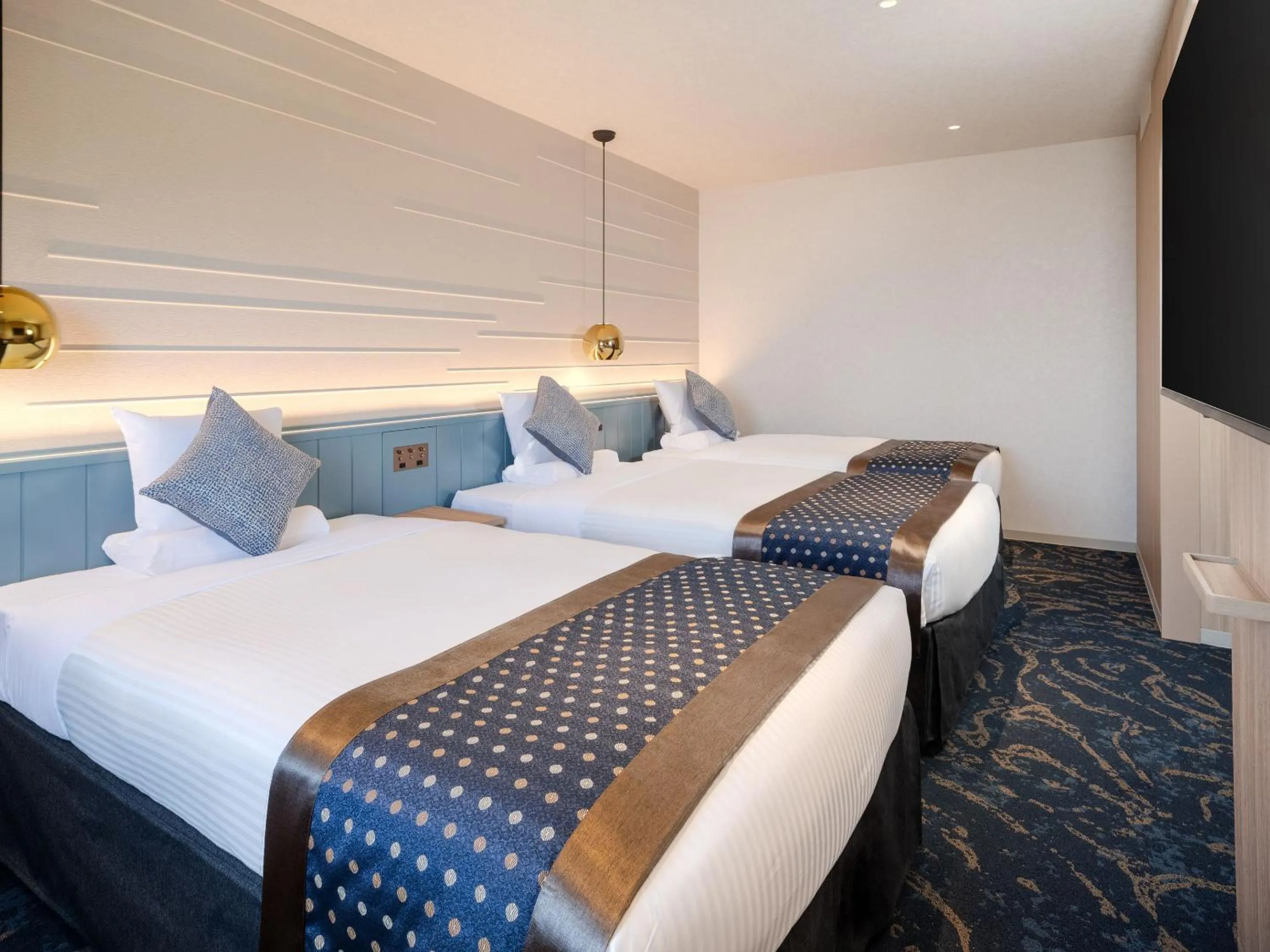 Photo of the whole room, Bed in KAMENOI HOTEL Awajishima