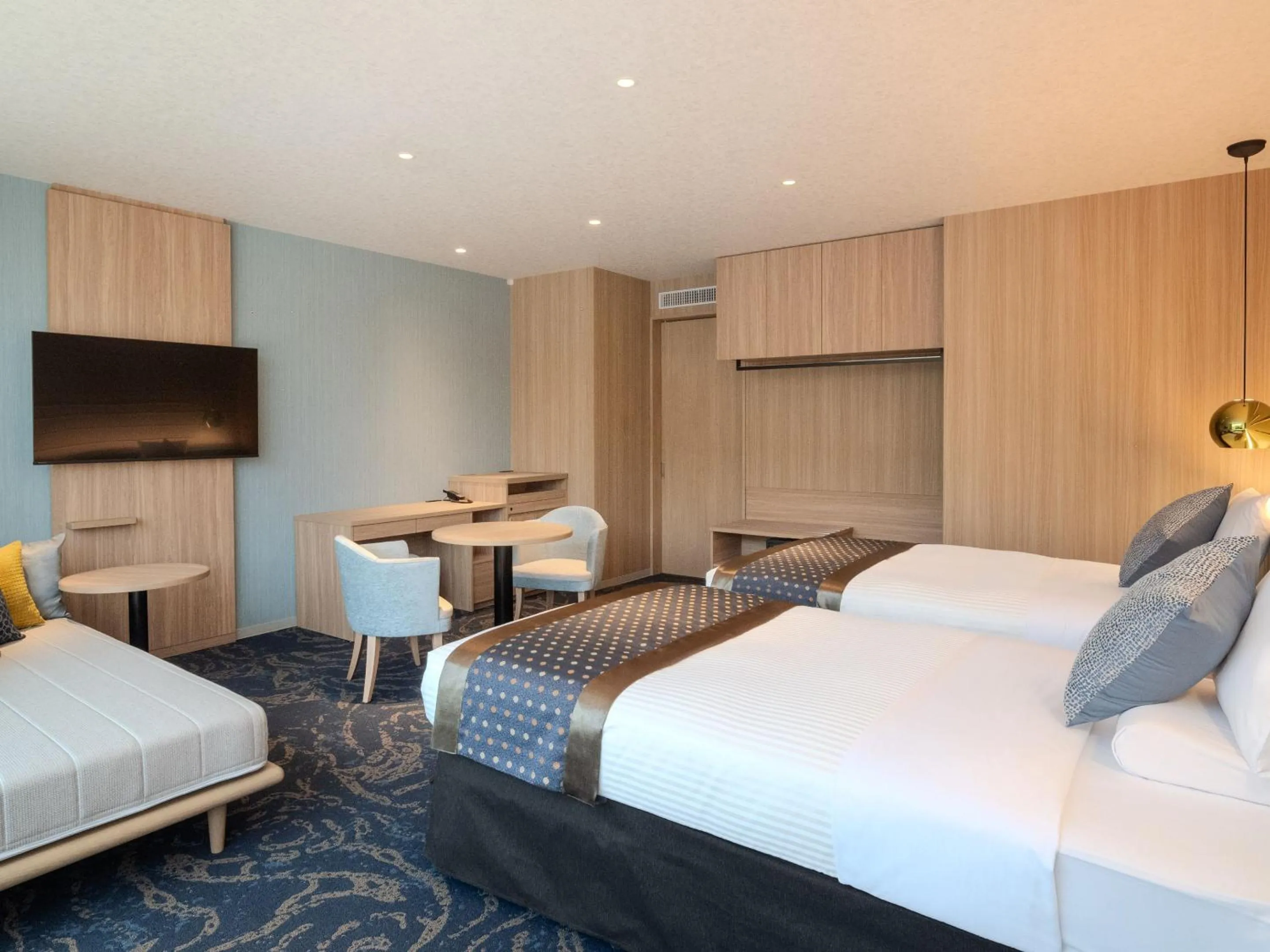 Photo of the whole room, Bed in KAMENOI HOTEL Awajishima