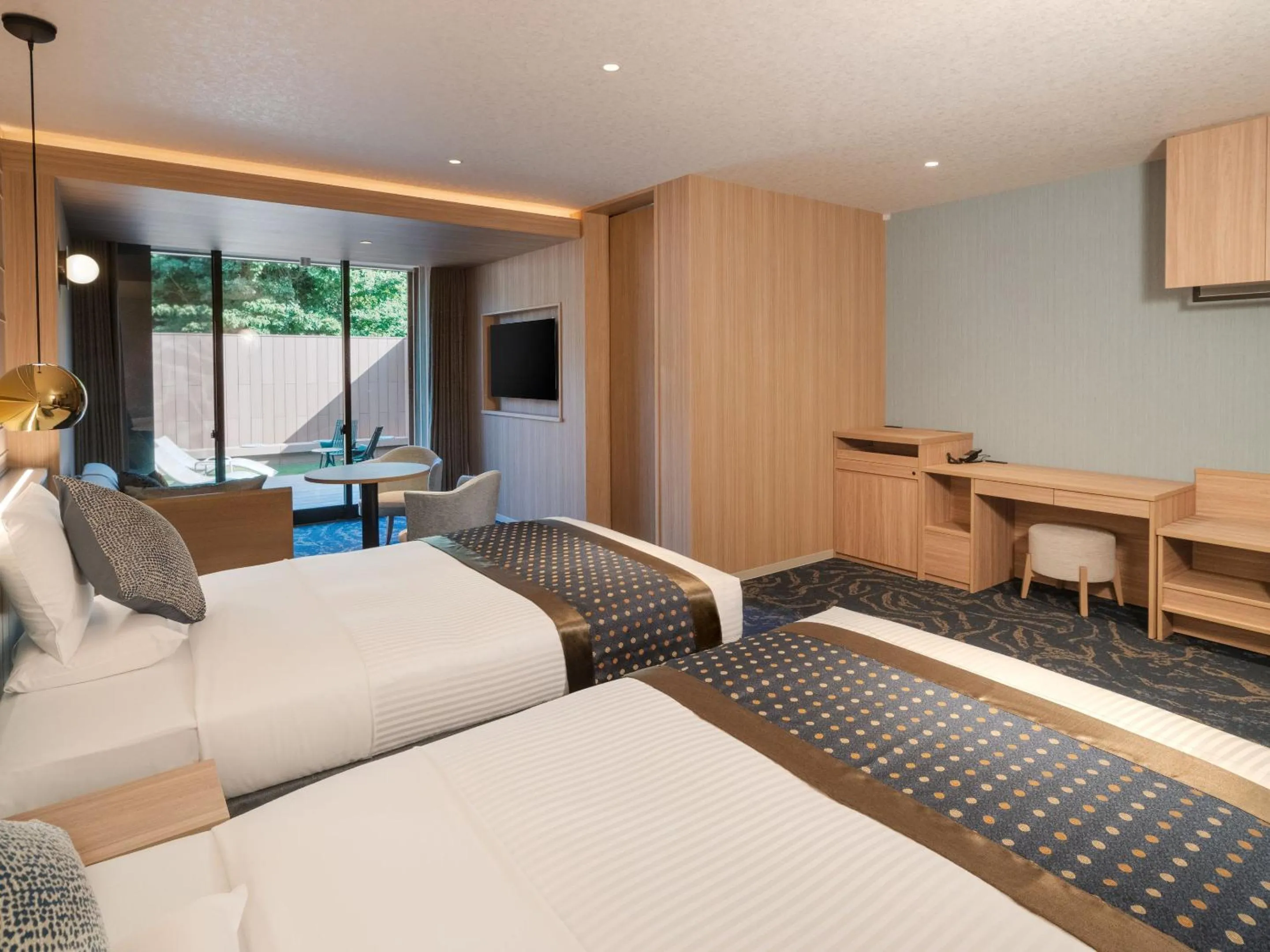 Photo of the whole room, Bed in KAMENOI HOTEL Awajishima