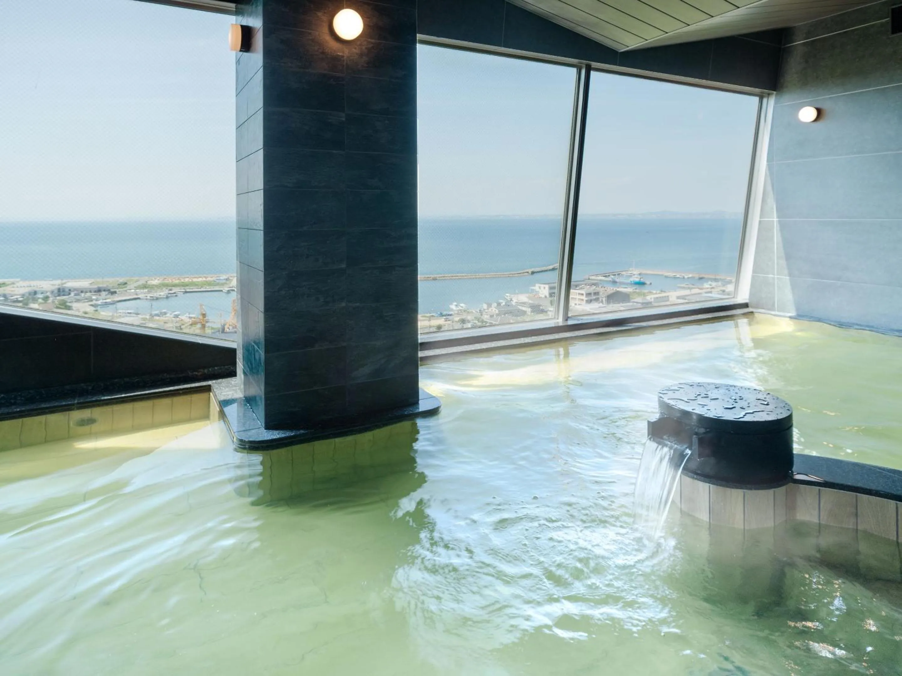 Hot Spring Bath in KAMENOI HOTEL Awajishima