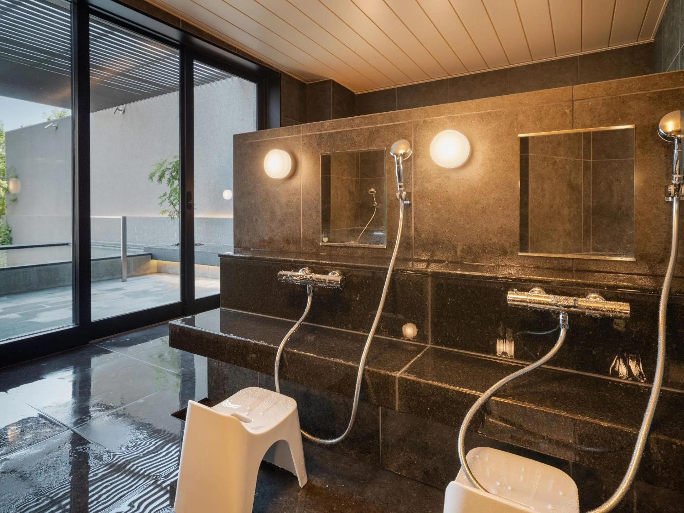 Hot Spring Bath in KAMENOI HOTEL Awajishima