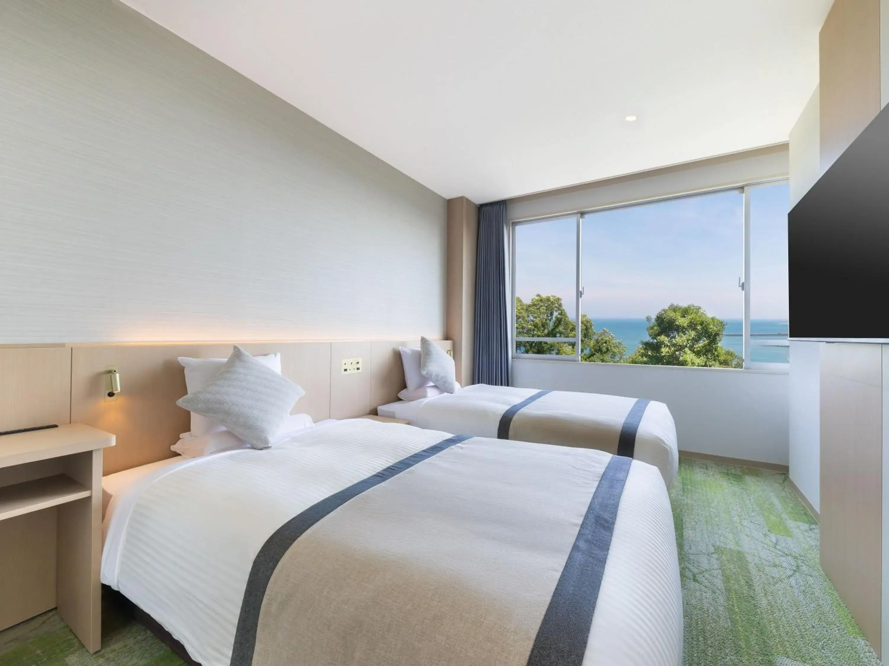 Ocean View Standard Twin Room with Private Bathroom in KAMENOI HOTEL Yaizu Ocean View Standard Twin Room with Private Bathroom in KAMENOI HOTEL Yaizu