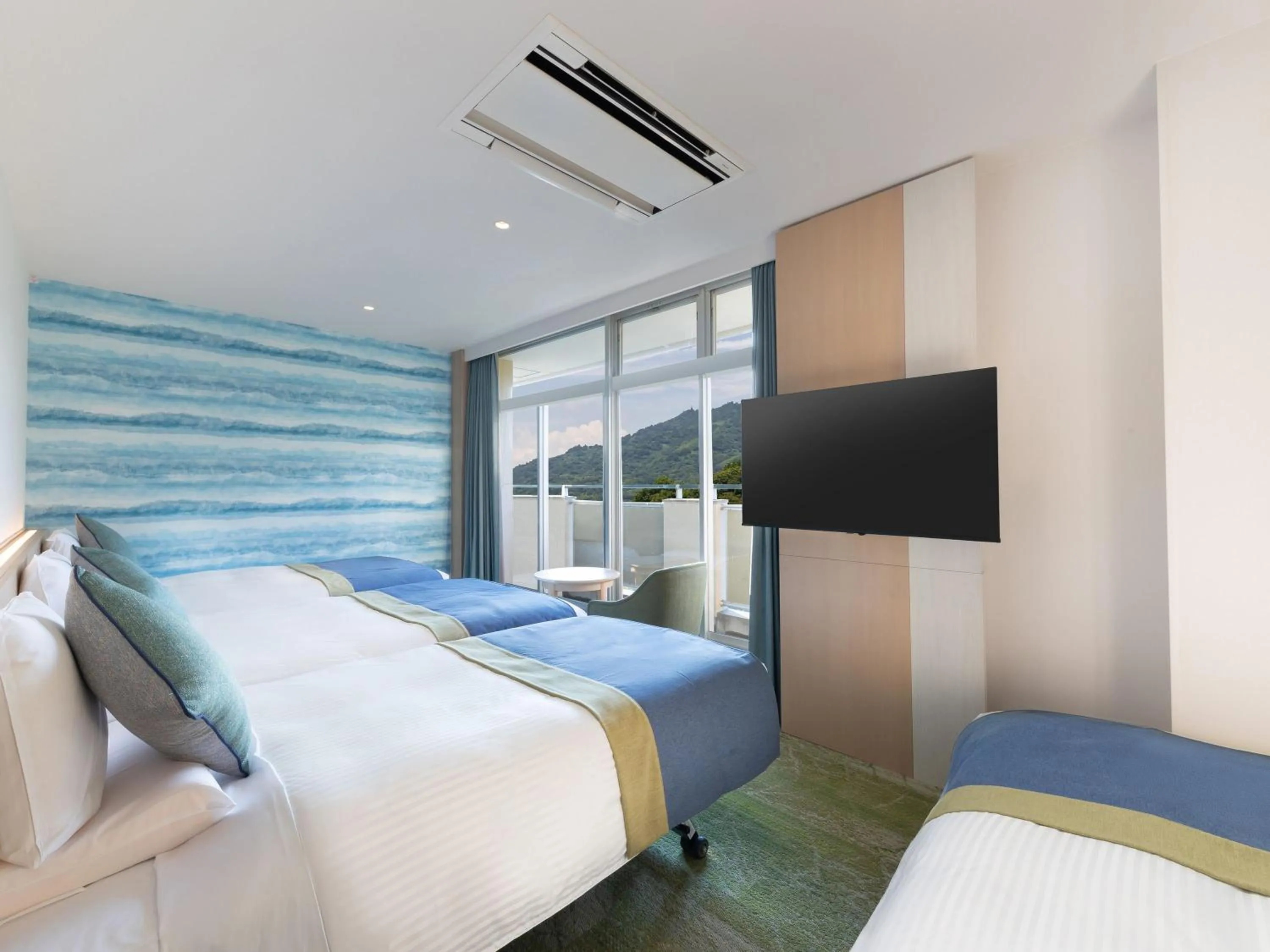 Photo of the whole room, Bed in KAMENOI HOTEL Yaizu