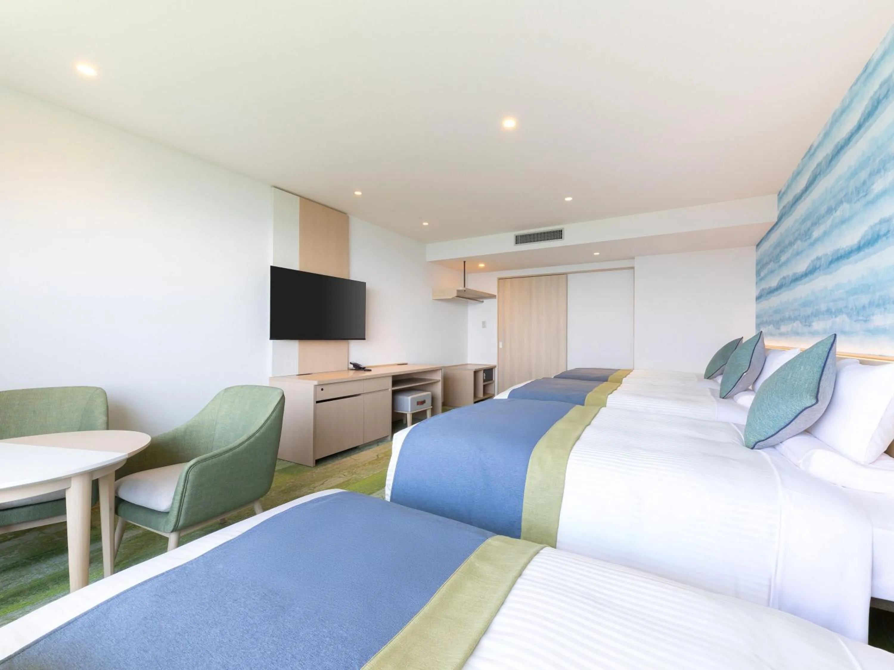 Photo of the whole room, Bed in KAMENOI HOTEL Yaizu