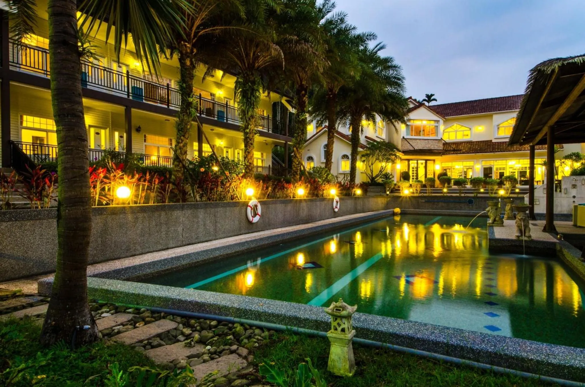 Property building in Butchard Villas