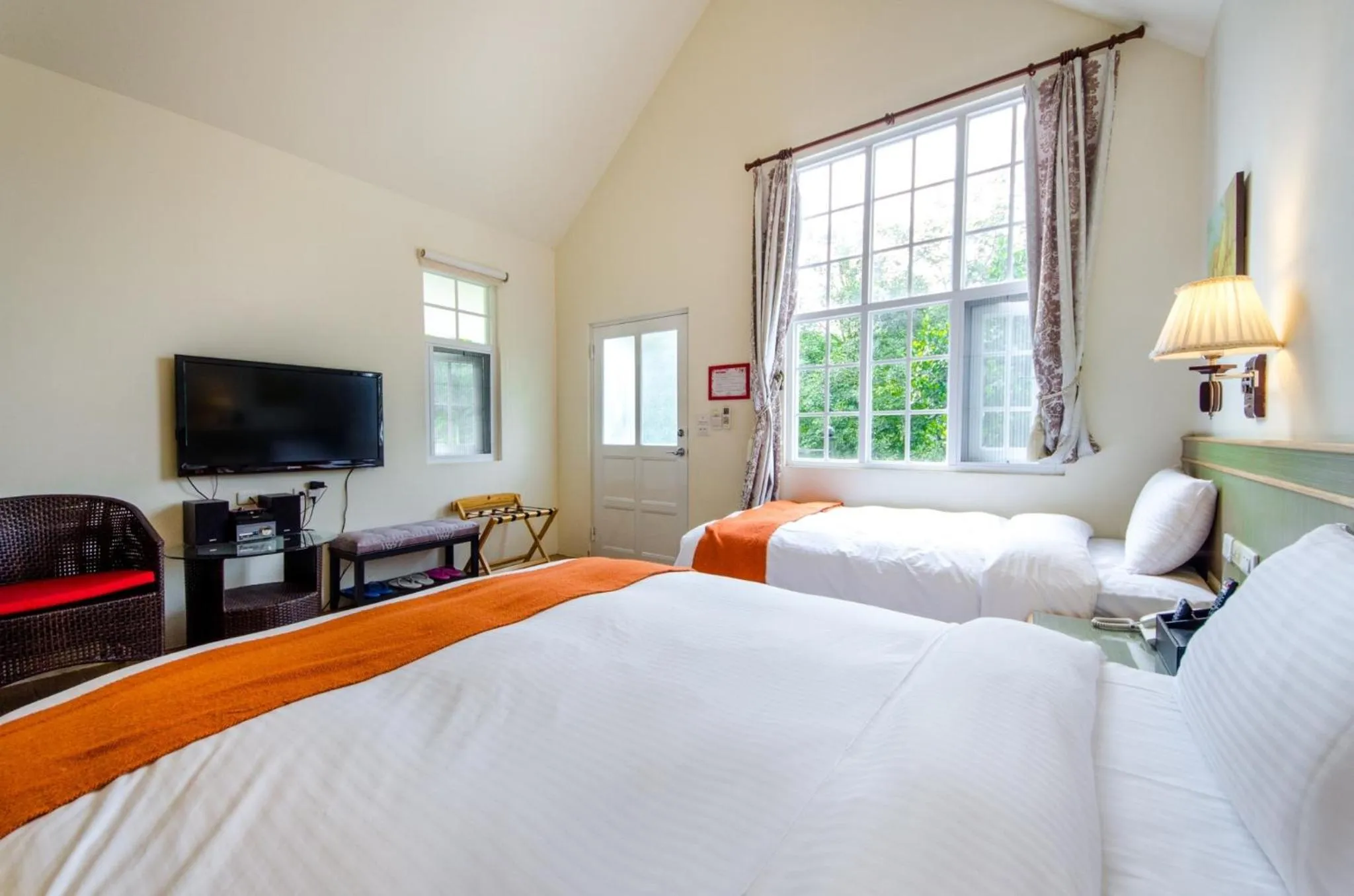 Bed in Butchard Villas