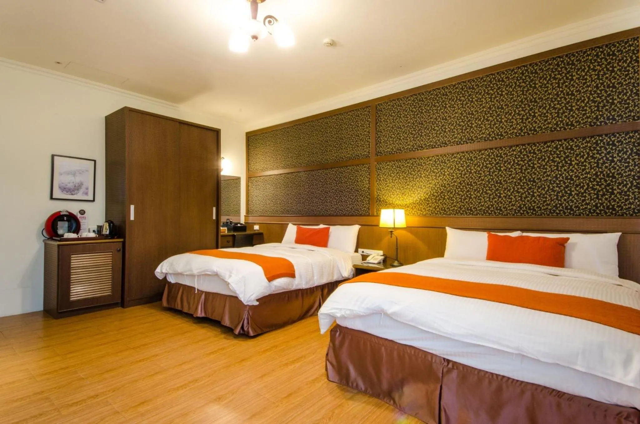 Bed in Butchard Villas