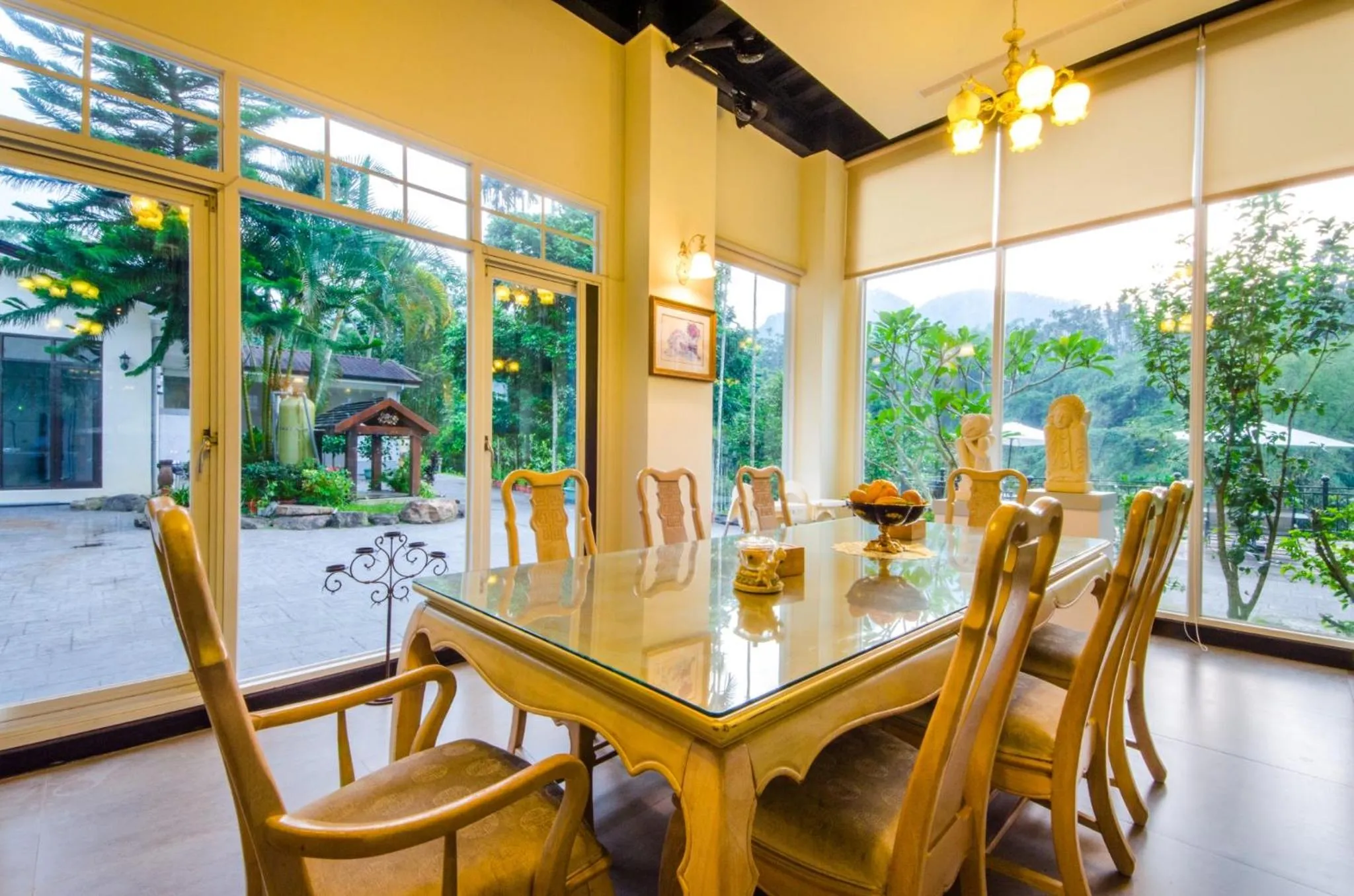 Dining area in Butchard Villas