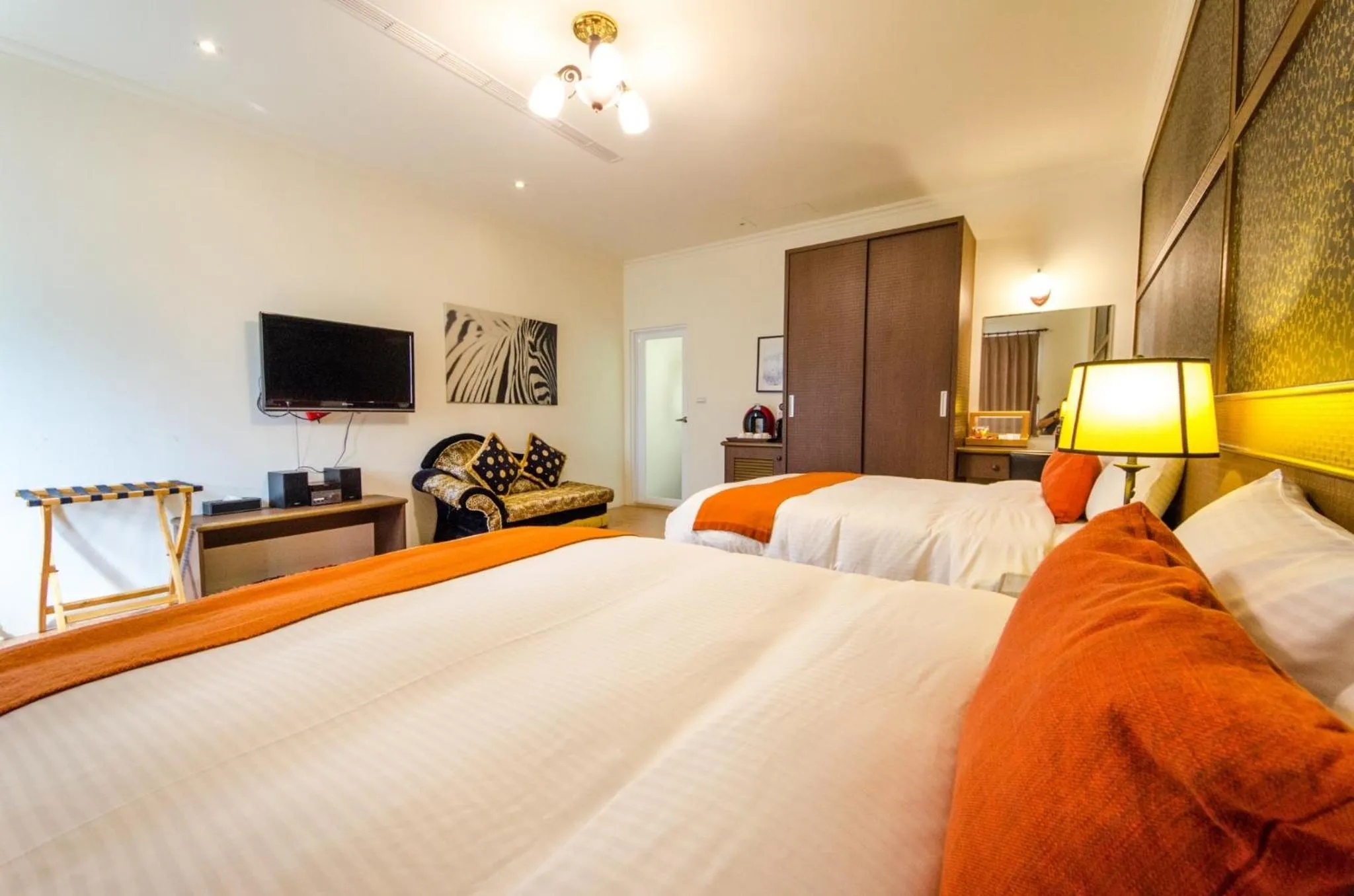 Bed in Butchard Villas