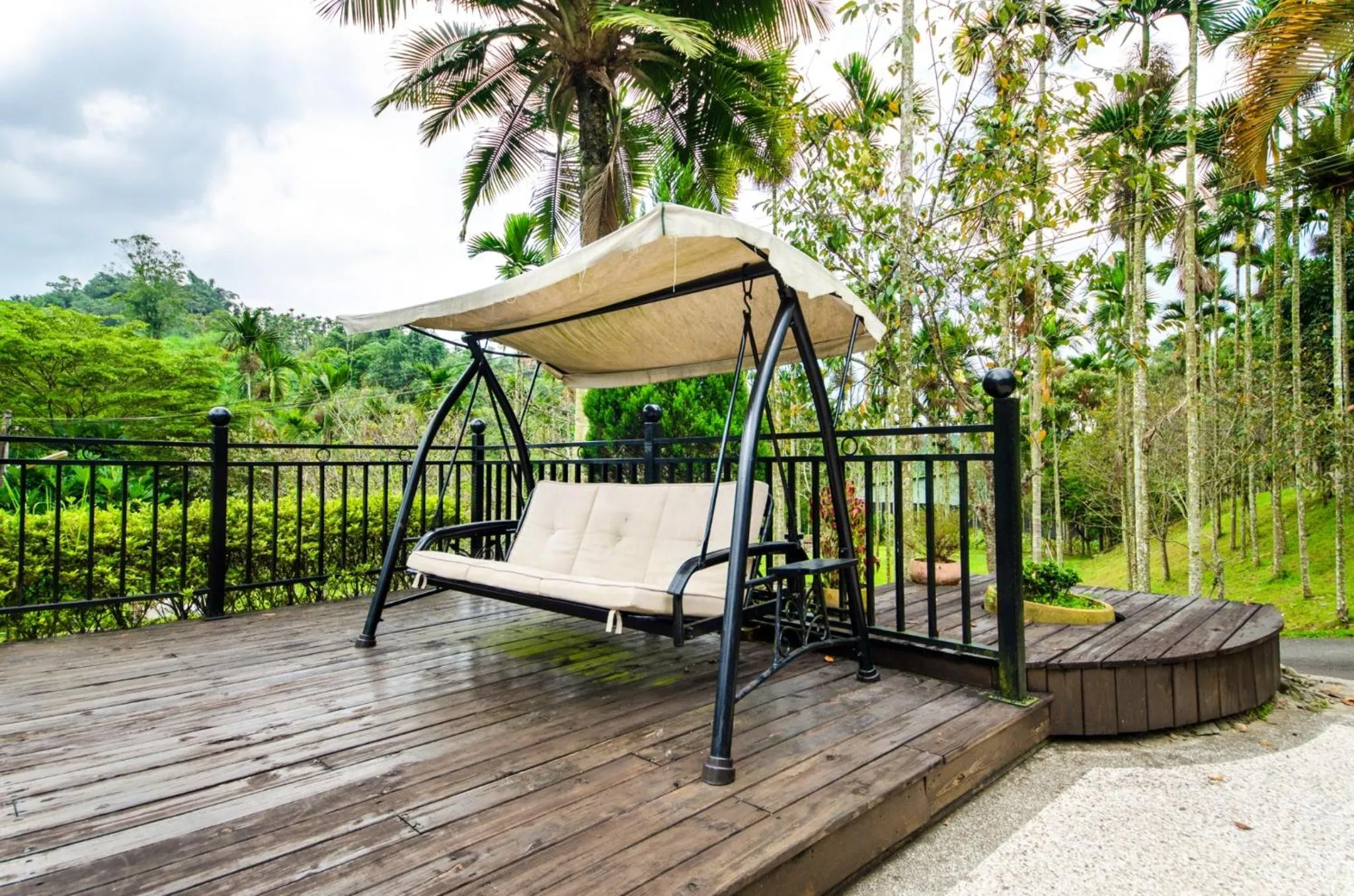 Garden view in Butchard Villas