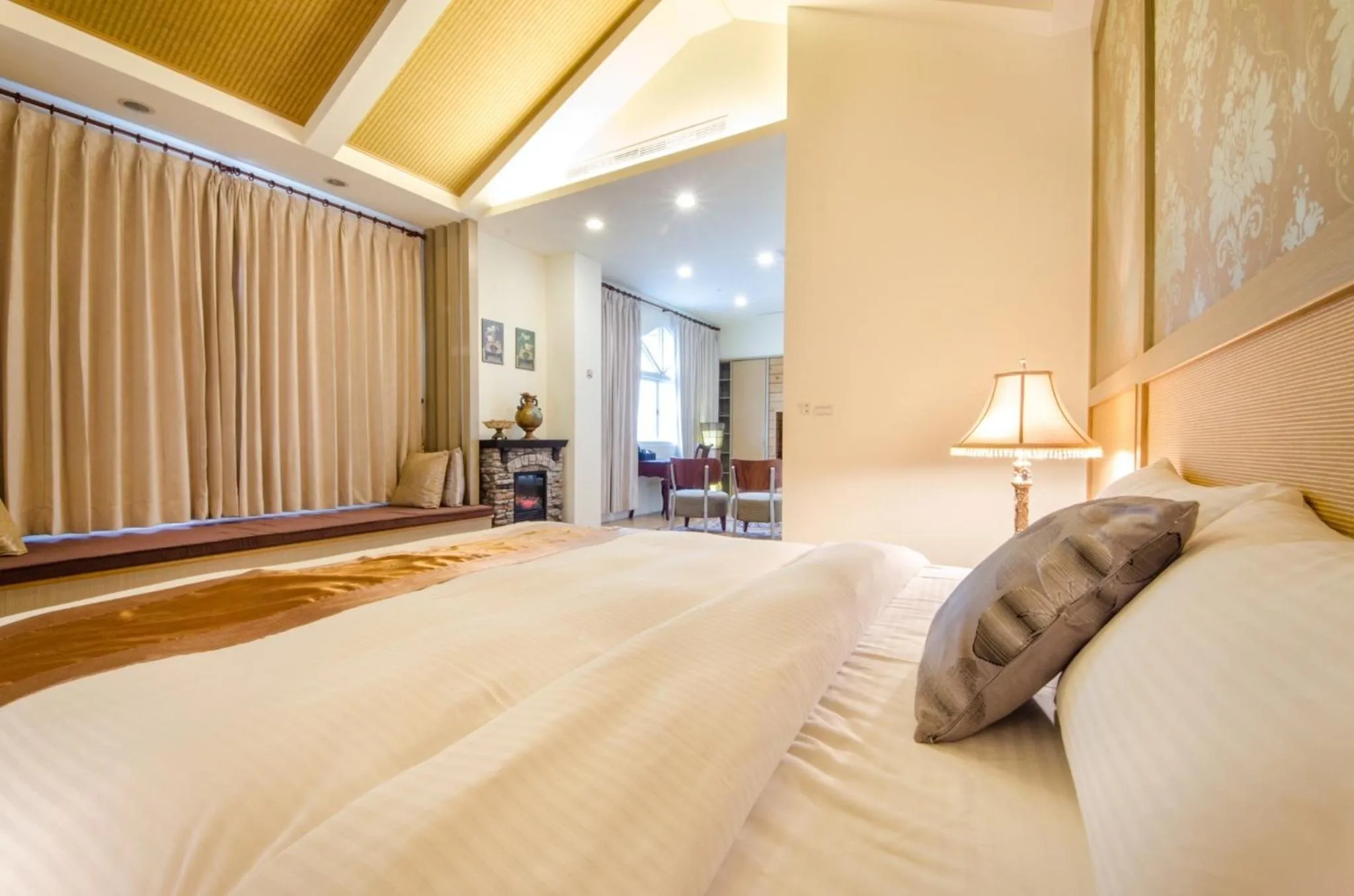 Bed in Butchard Villas