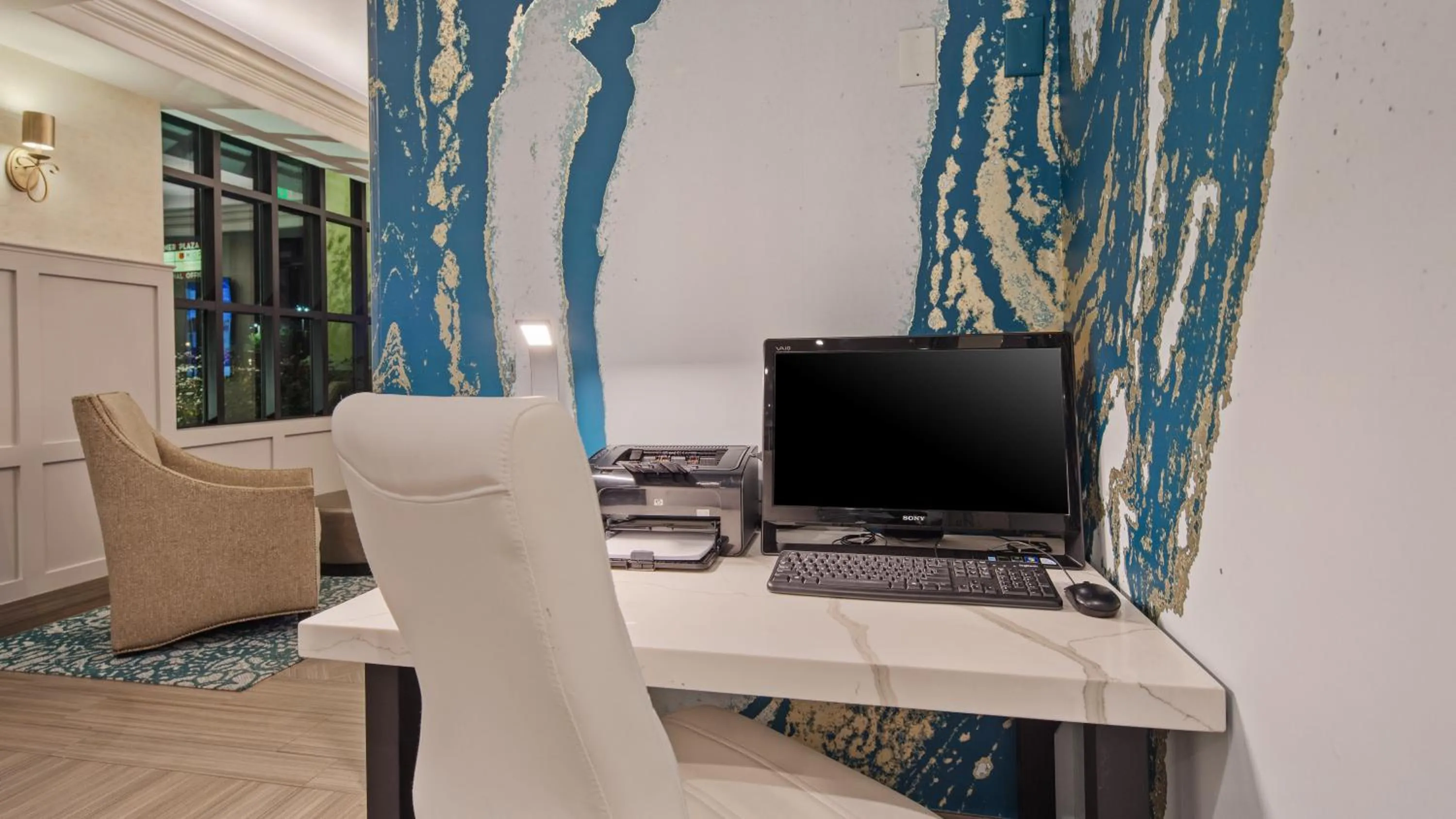 Area and facilities in Best Western Woodland Hills