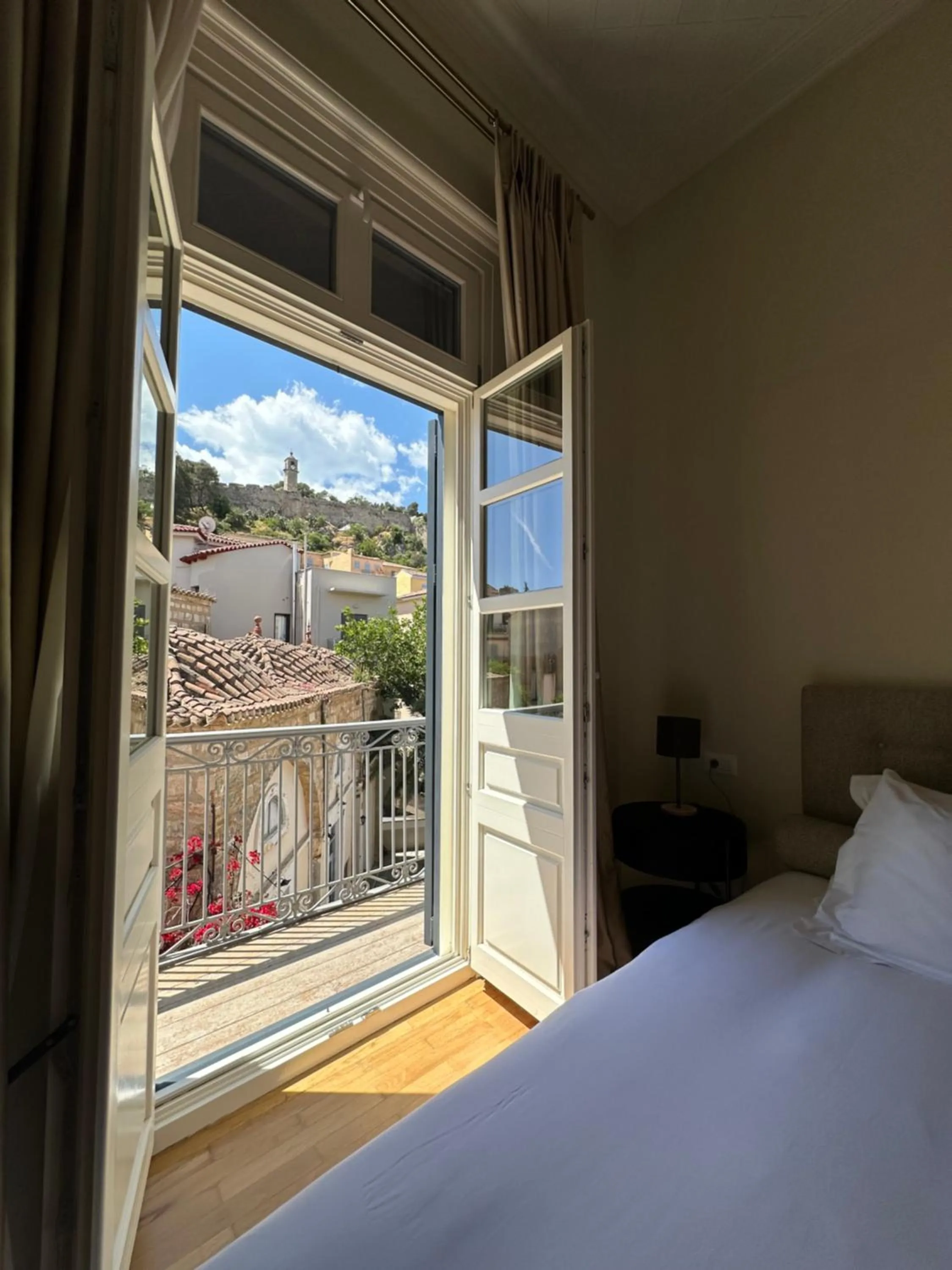 Balcony/Terrace, Bed in Castellano Hotel & Suites