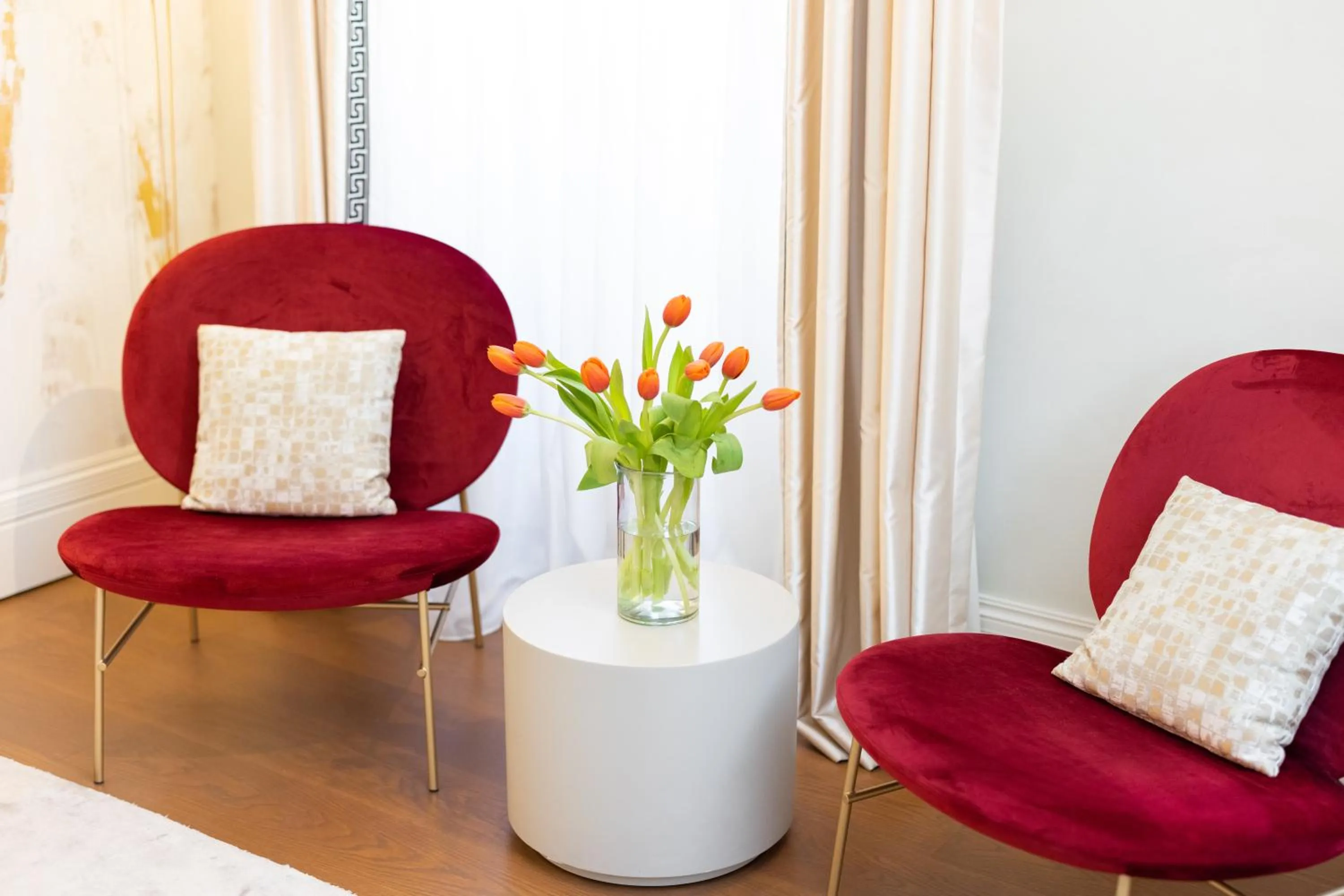 Seating area in Castellano Hotel & Suites