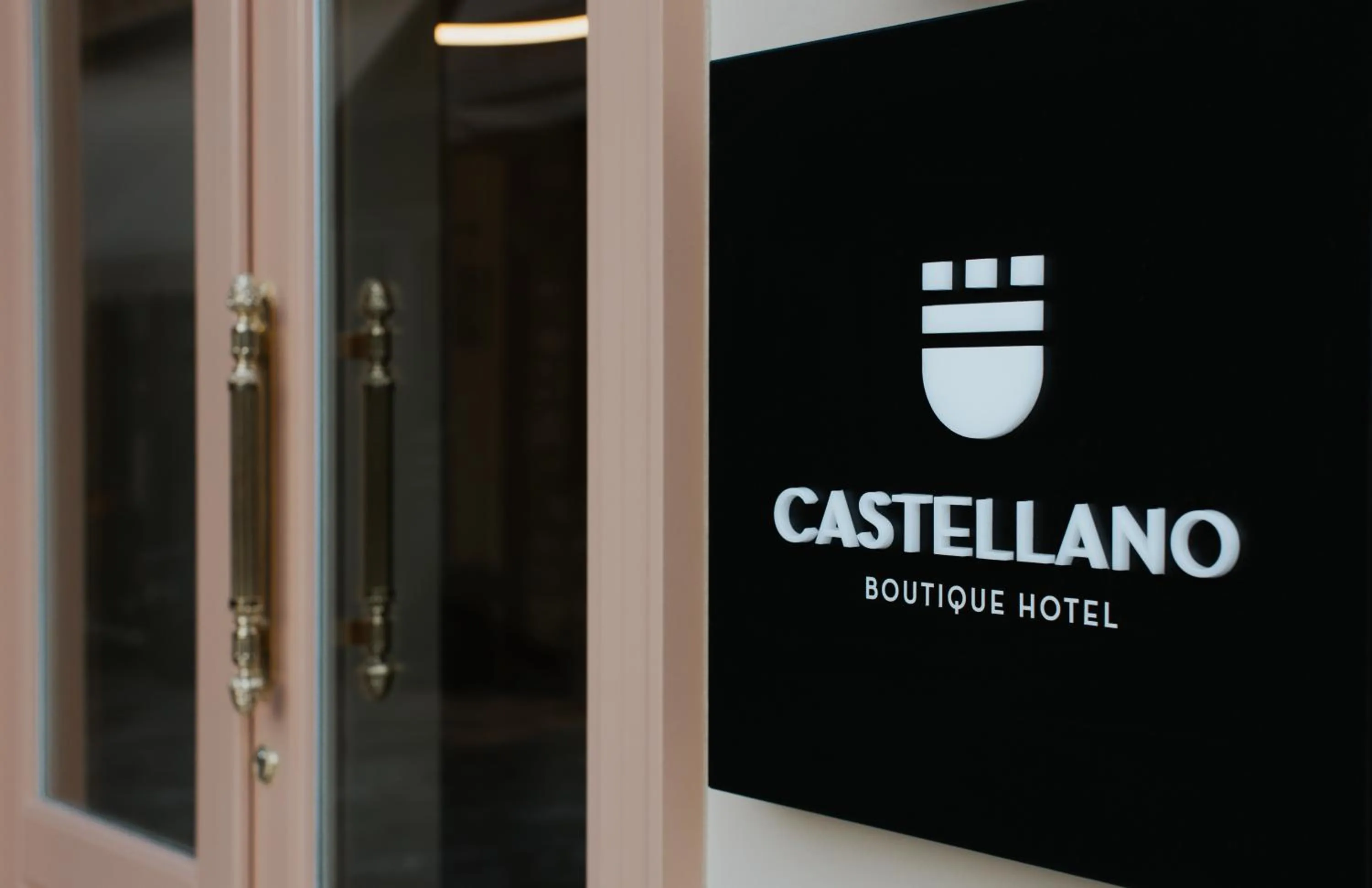 Facade/entrance in Castellano Hotel & Suites