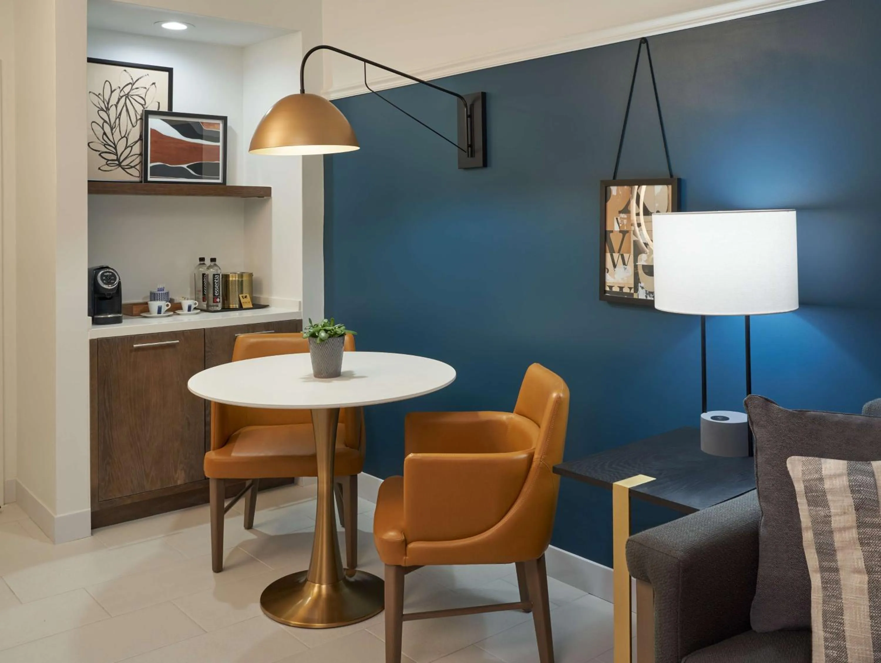 Living room in The Chifley Houston, Tapestry Collection by Hilton