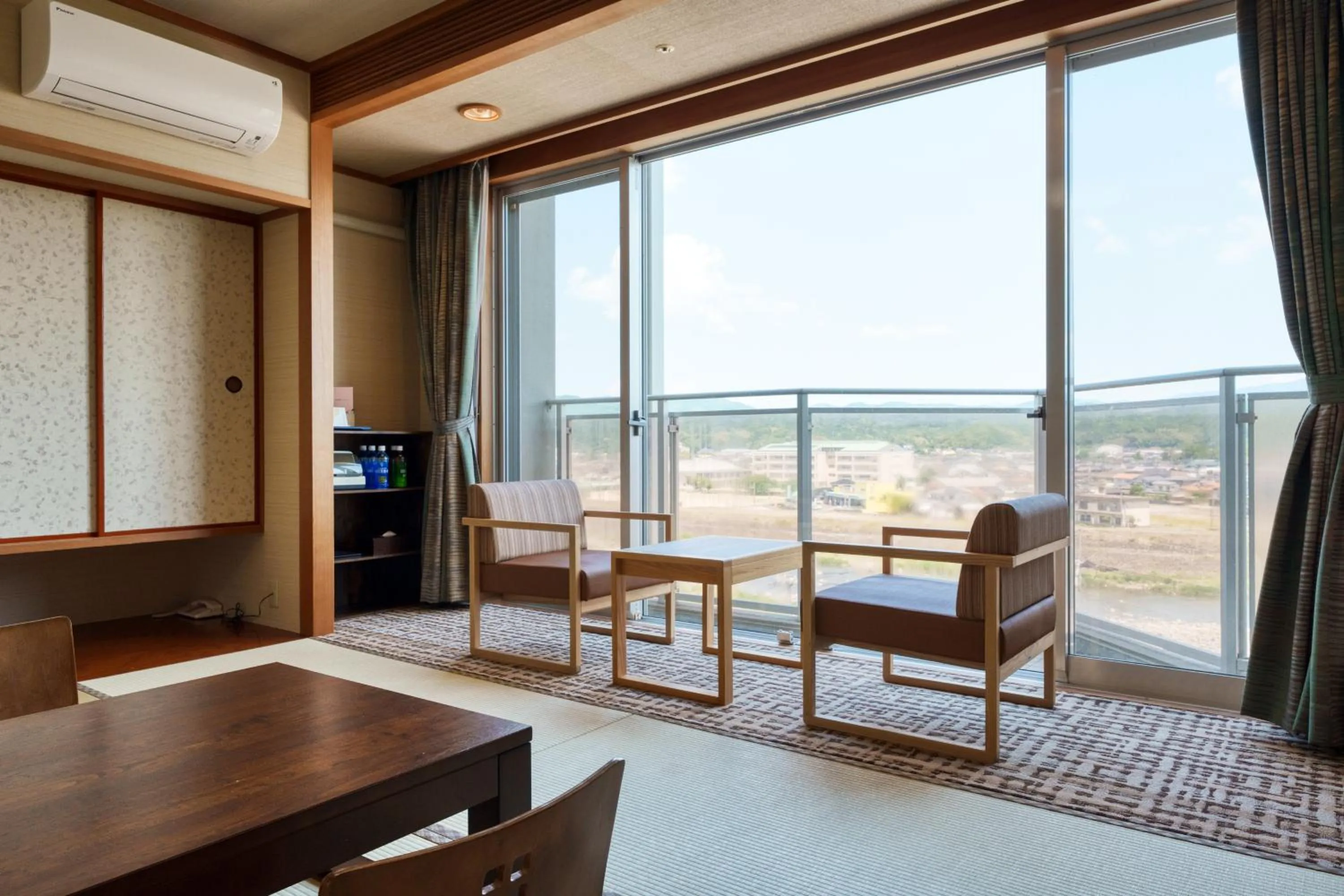 Photo of the whole room in Hita Tenryosui no Yado