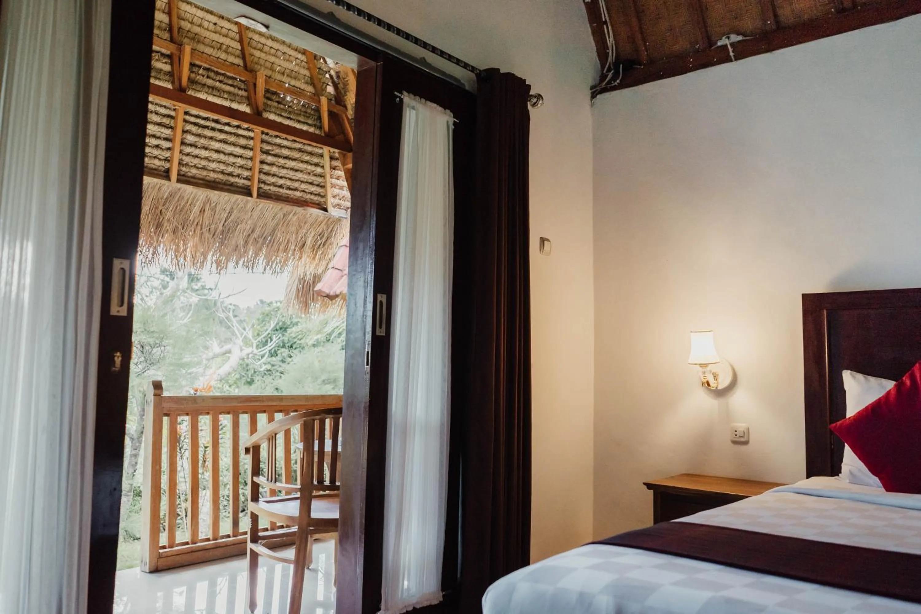 Bedroom, Bed in Temeling Jungle Inn