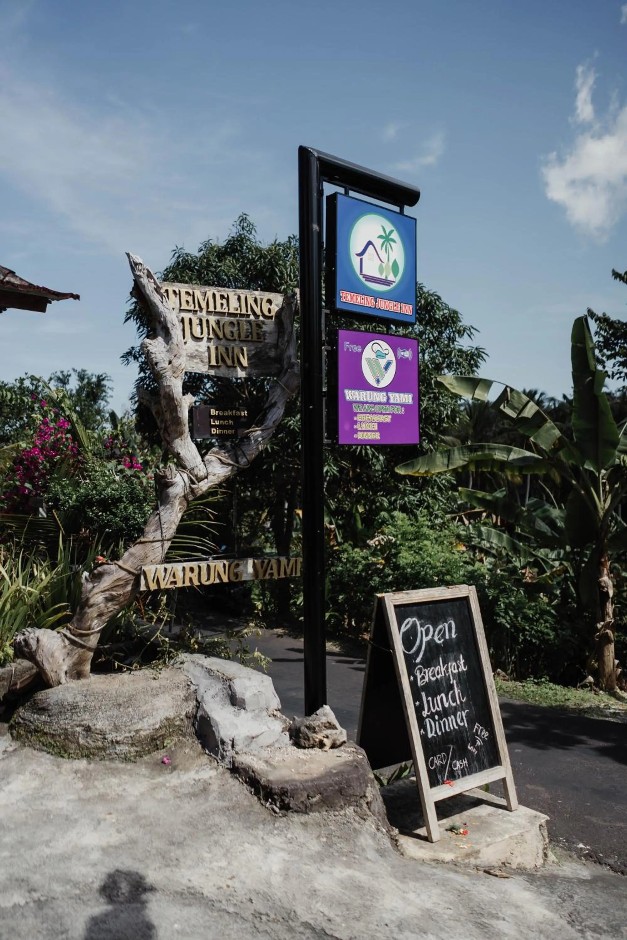 Logo/Certificate/Sign in Temeling Jungle Inn