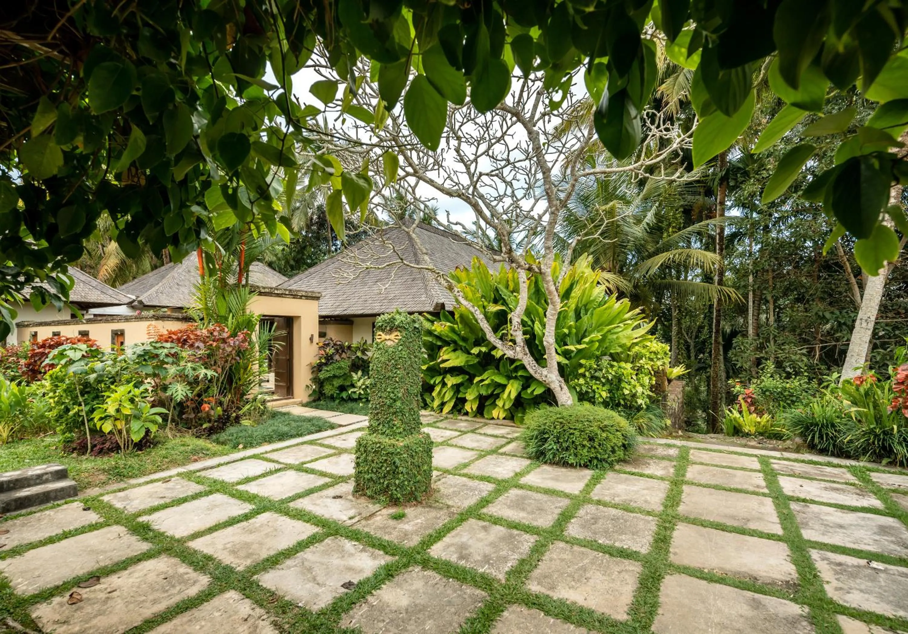 Facade/entrance in Villa Vajra
