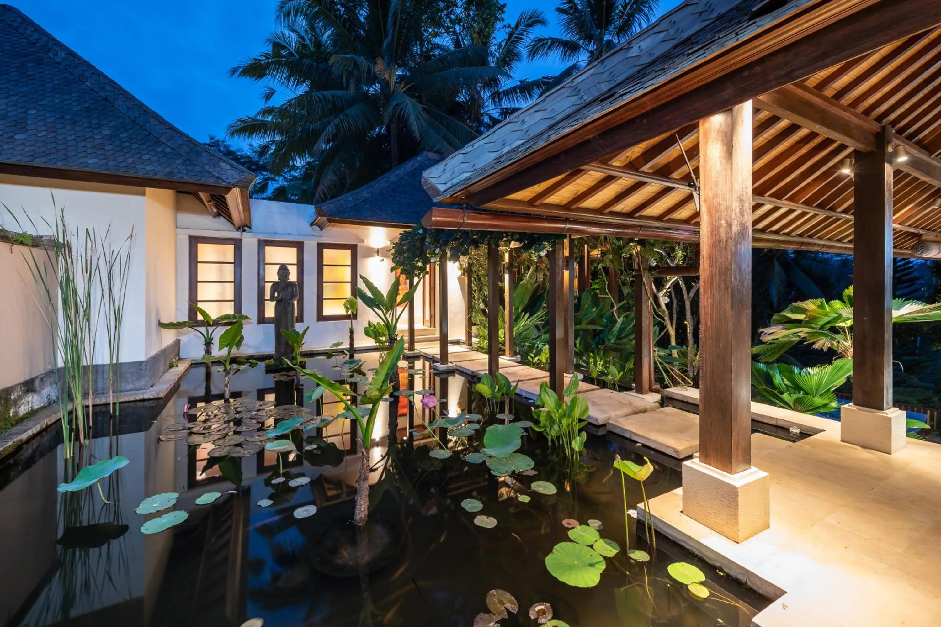 Decorative detail in Villa Vajra