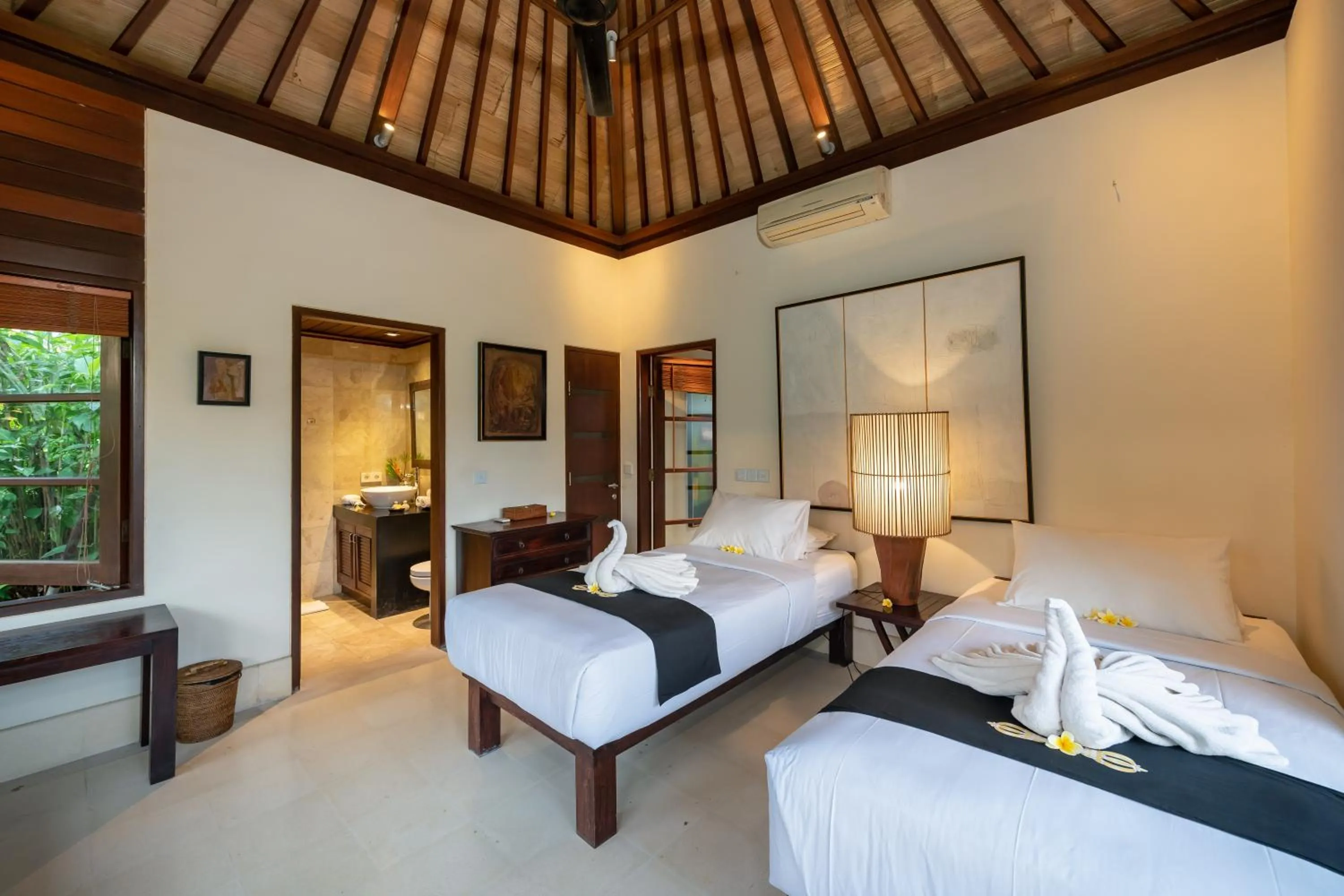 Bedroom, Bed in Villa Vajra