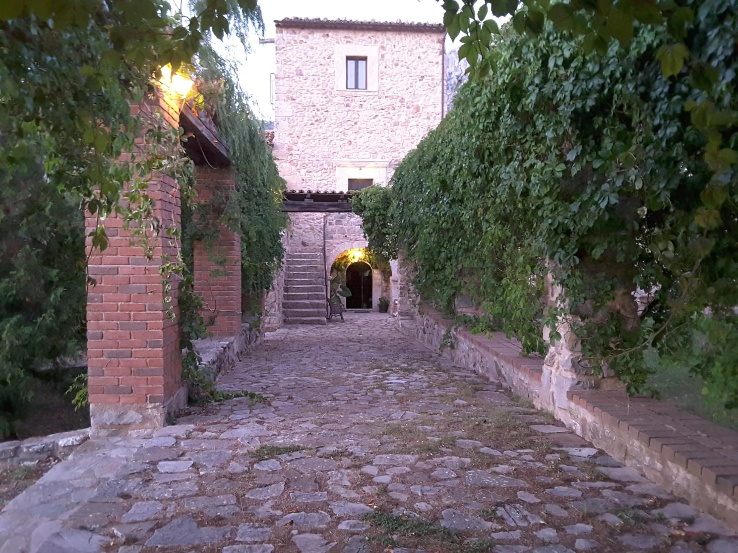 Property building in Giardino Donna Lavia