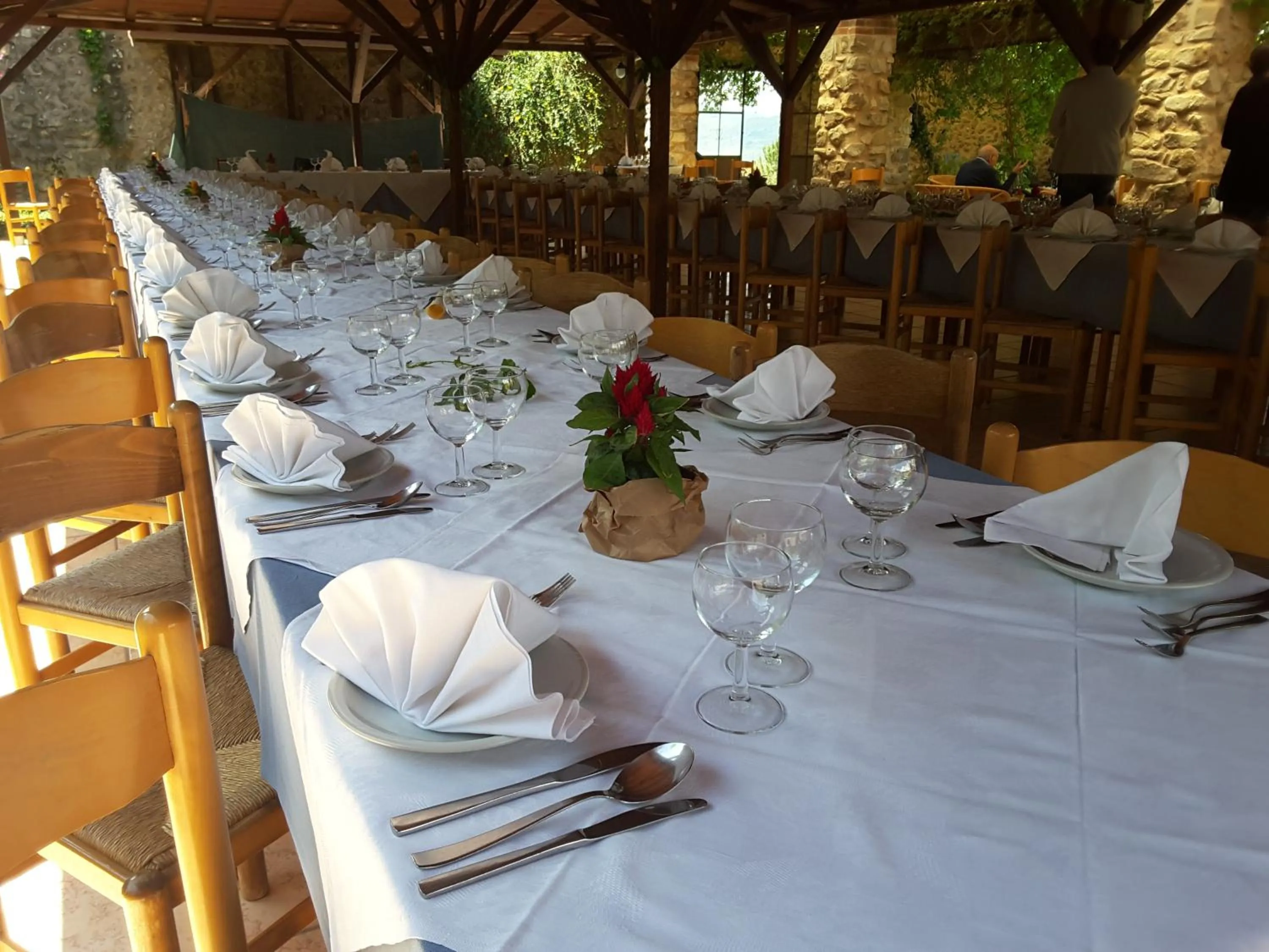 Restaurant/places to eat in Giardino Donna Lavia